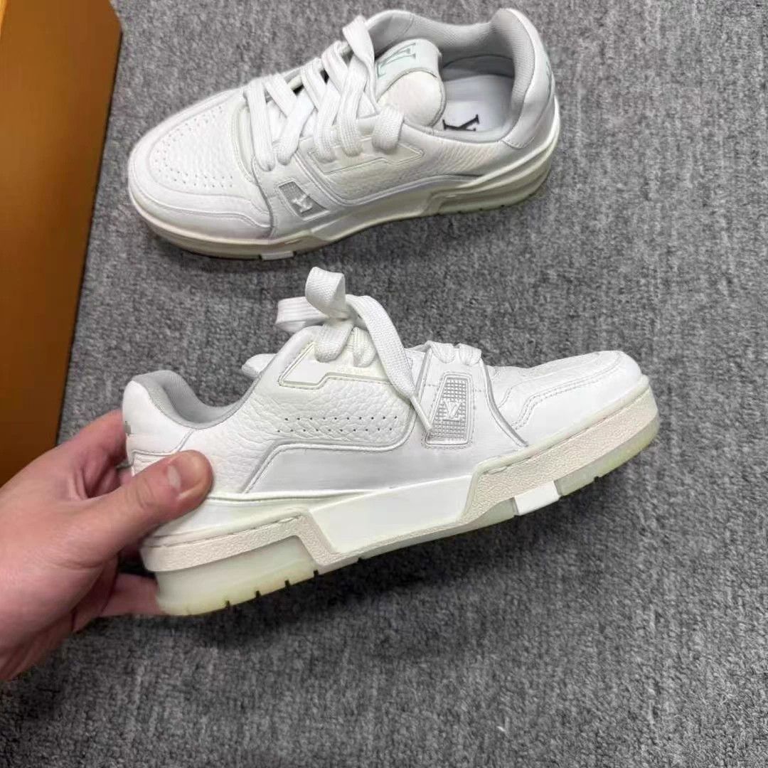 Louis Vuitton LV white trainer 99 new size 35.5 w/ original box Size US 4.5 / IT 34.5 - 3 Thumbnail