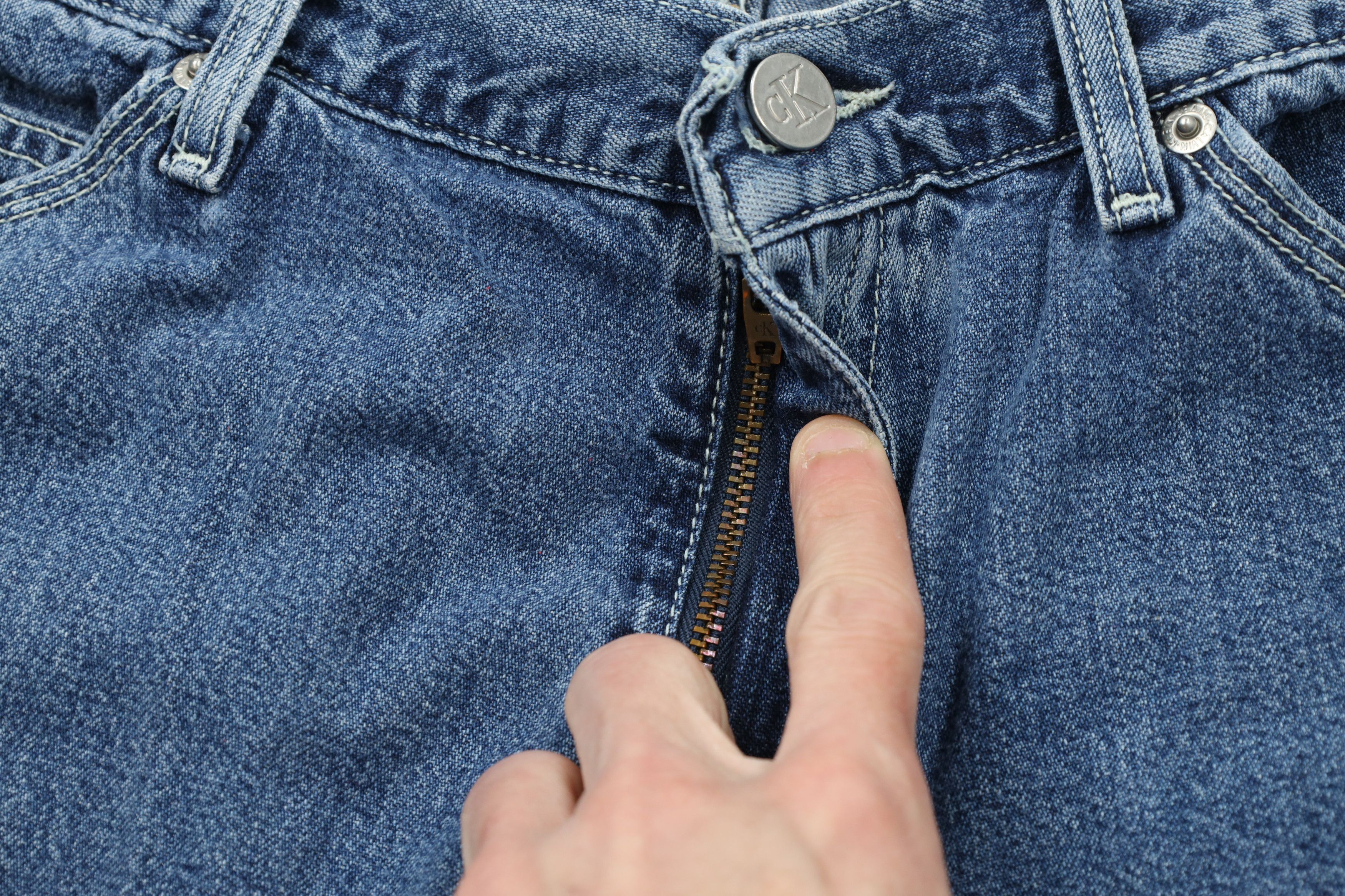 Calvin Klein × Vintage Vintage 90s Calvin Klein Baggy Dungaree Denim Shorts Jorts Size US 38 / EU 54 - 7 Thumbnail