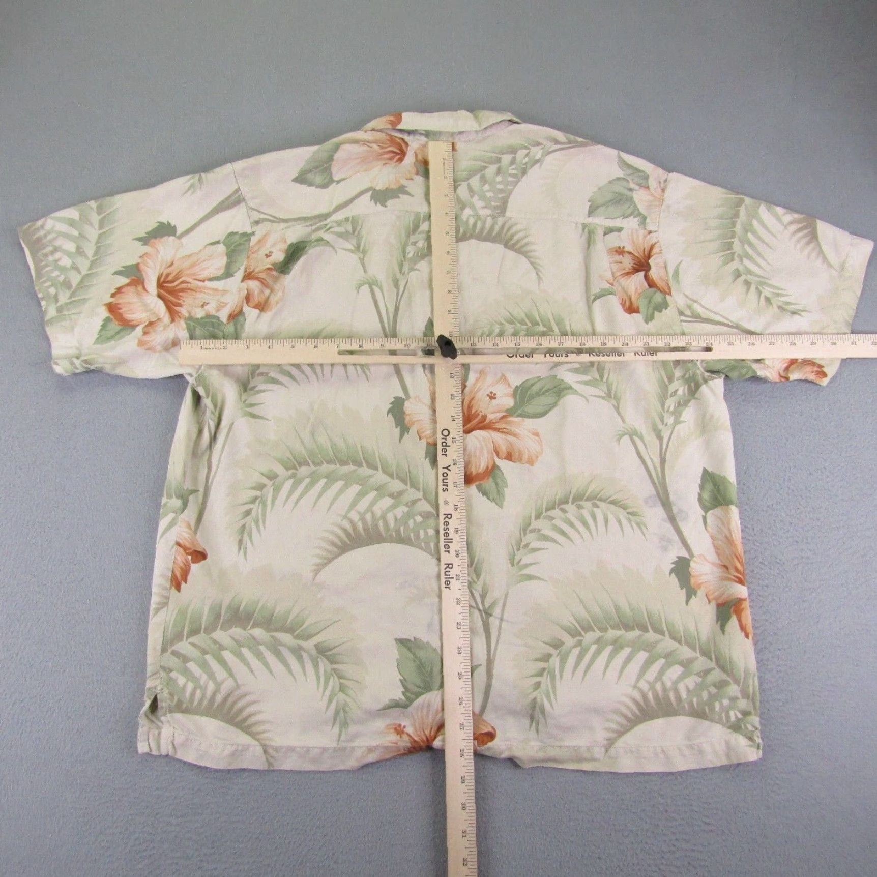 Tommy Bahama VINTAGE Tommy Bahama Shirt Mens XL Beige Green Hawaiian Floral Loop Collar Camp Silk ^ Size US XL / EU 56 / 4 - 5 Thumbnail