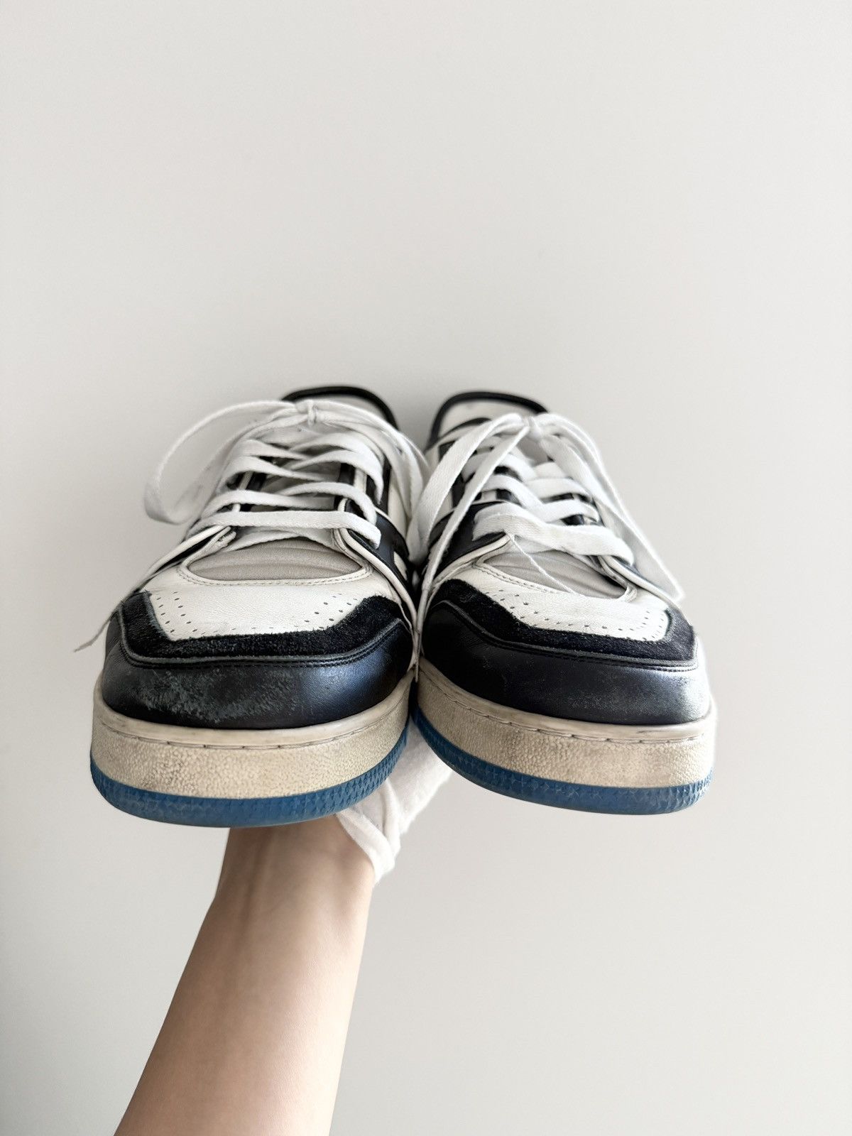 Louis Vuitton STEAL! Louis Vuitton Trainer Virgil Abloh White Black Blue Size US 8.5 / EU 41-42 - 3 Thumbnail