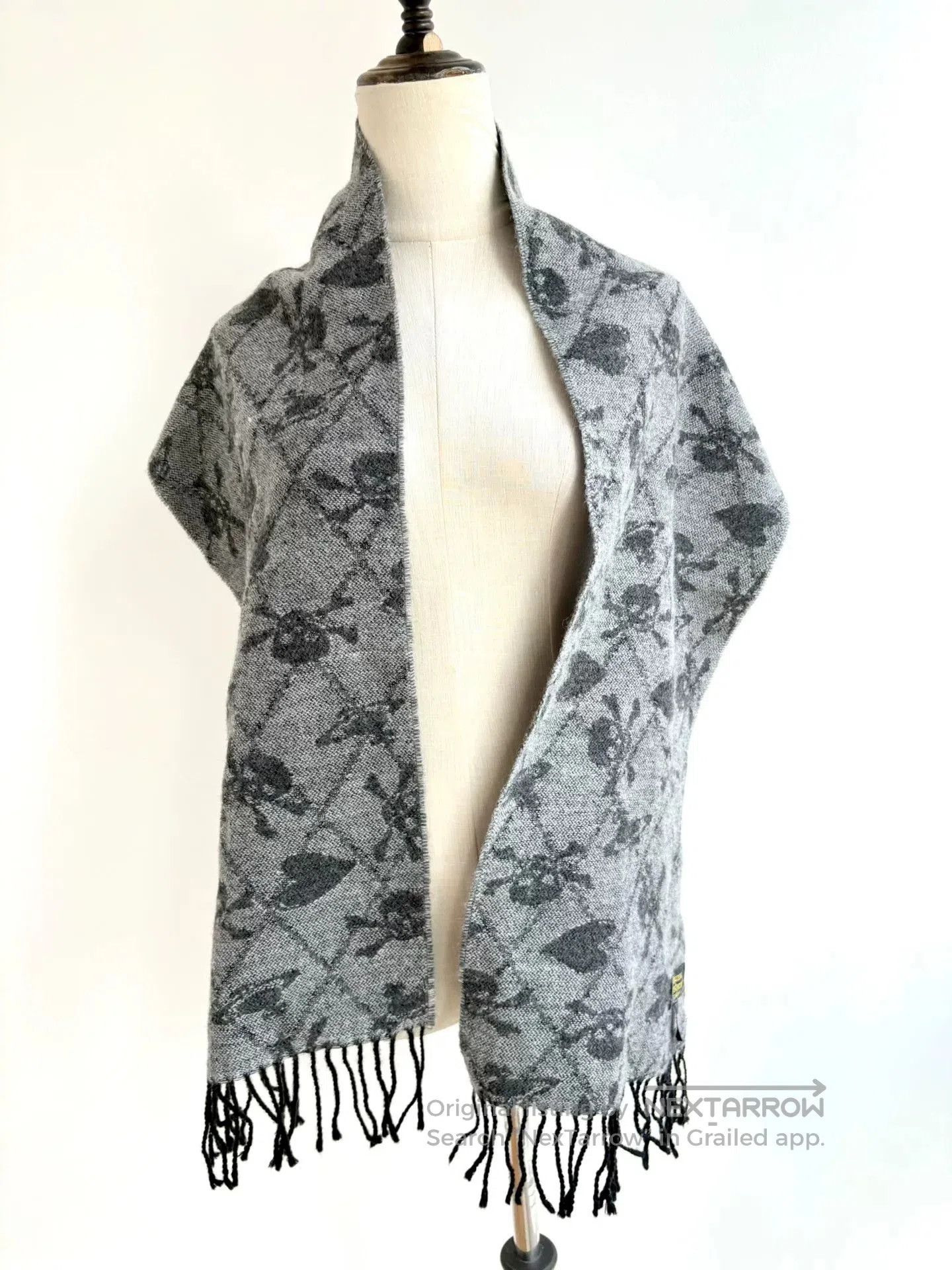 Vivienne Westwood vivienne westwood gray black skull heart scarf. Size ONE SIZE - 5 Thumbnail