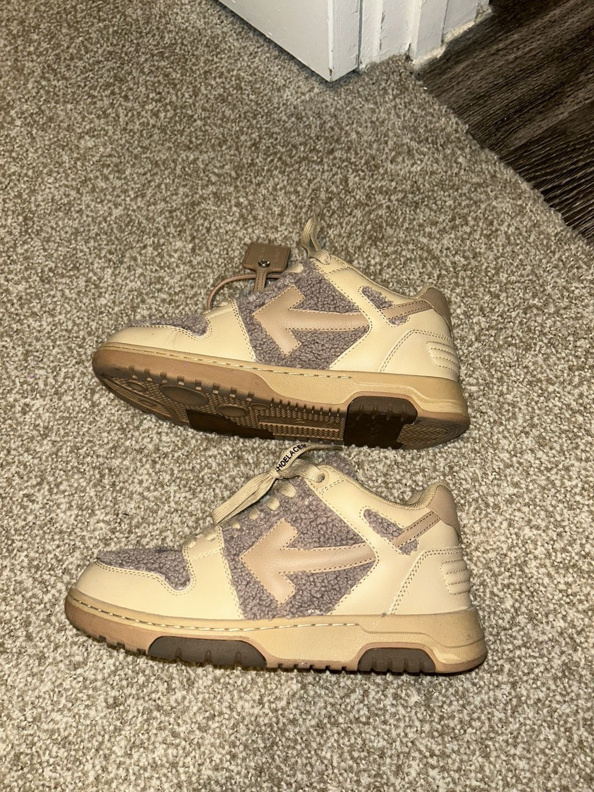 Off-White RARE Women’s out of office fur sneaker Size US 8.5 / IT 38.5 - 6 Thumbnail