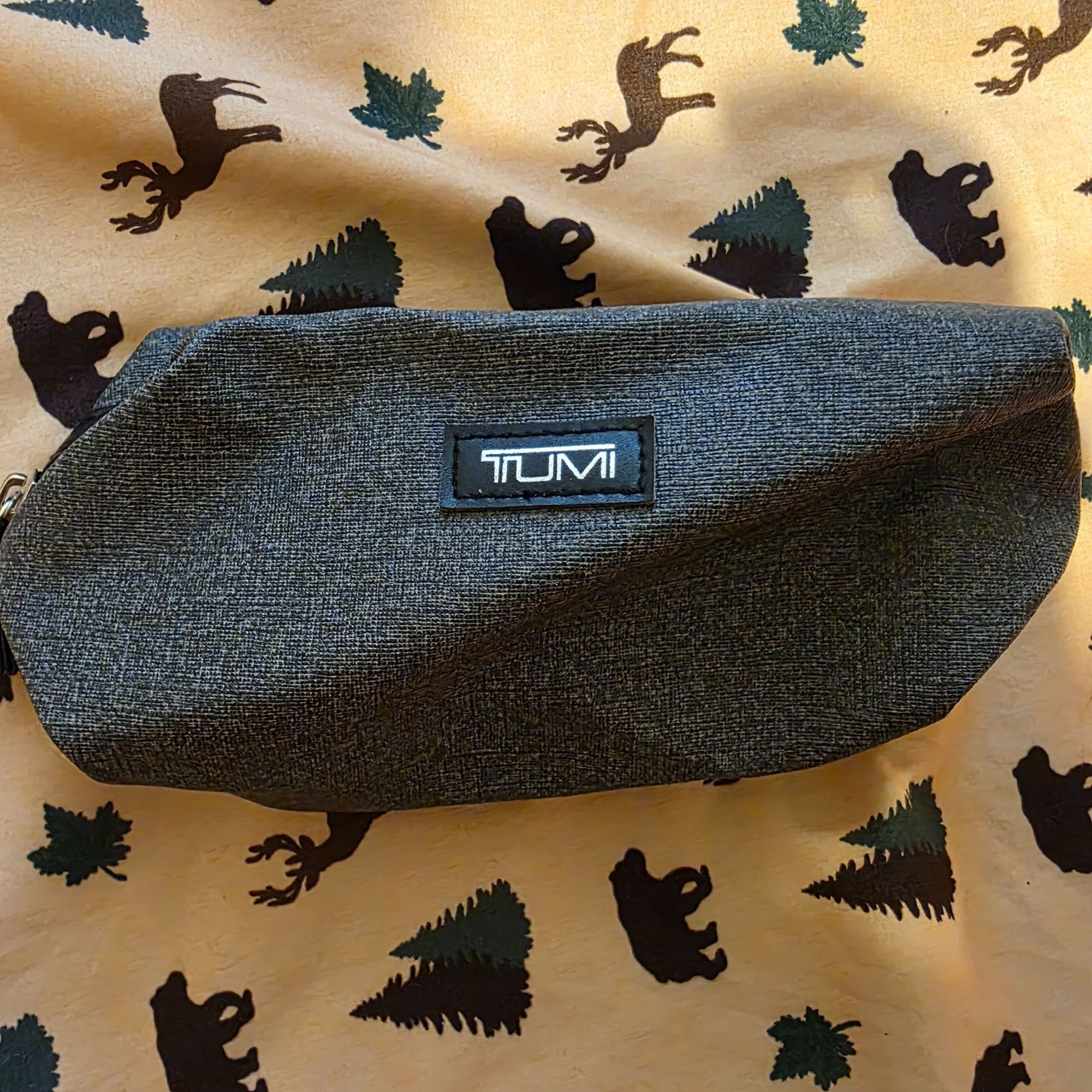 Tumi Tumi Delta Travel Toiletry Bag Gray Zipper Pouch Travel Stor Size ONE SIZE - 1 Thumbnail