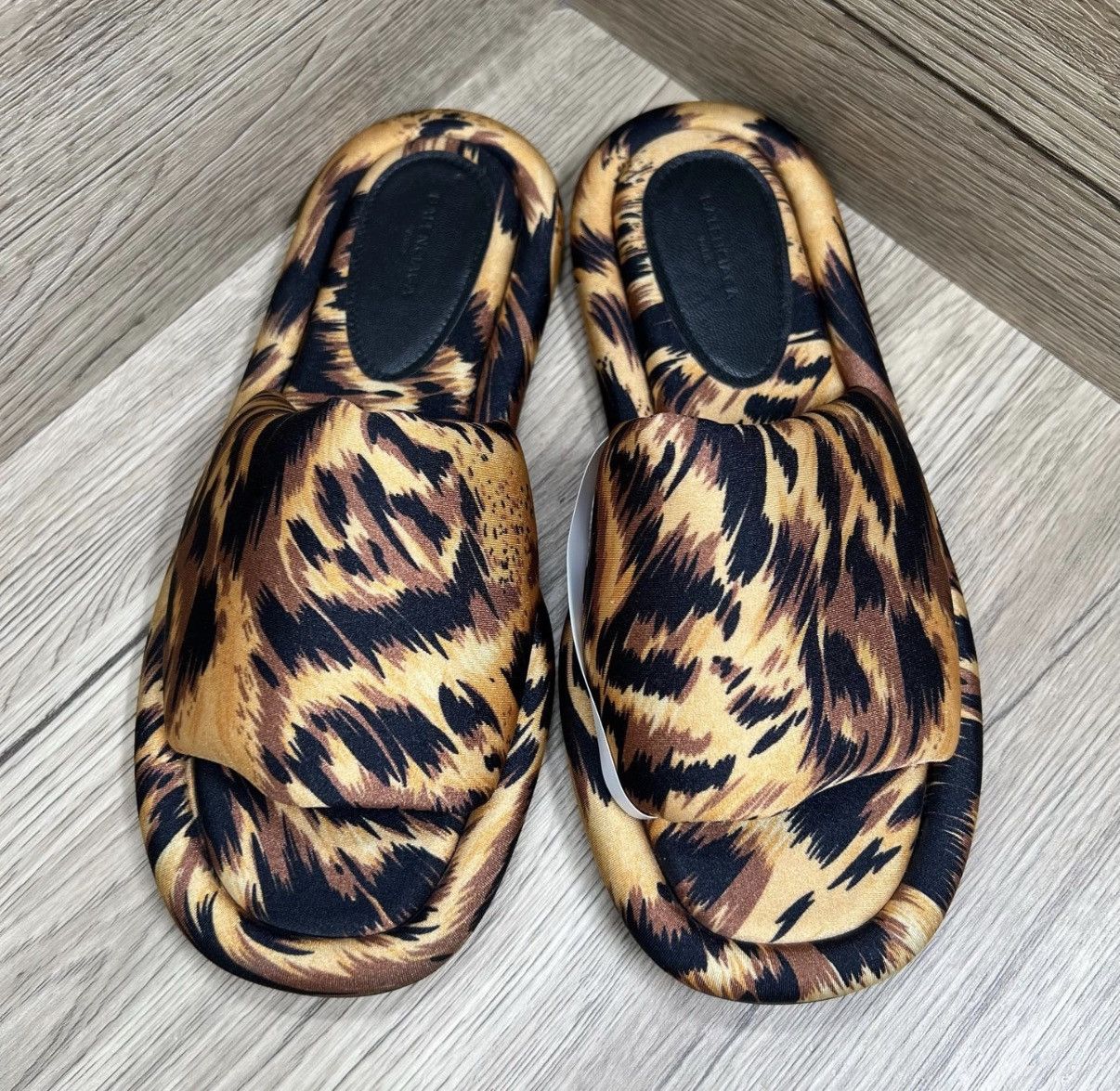 Balenciaga Balenciaga Black & Yellow Tiger Print Slippers J41 Size US 6 / IT 36 - 2 Thumbnail
