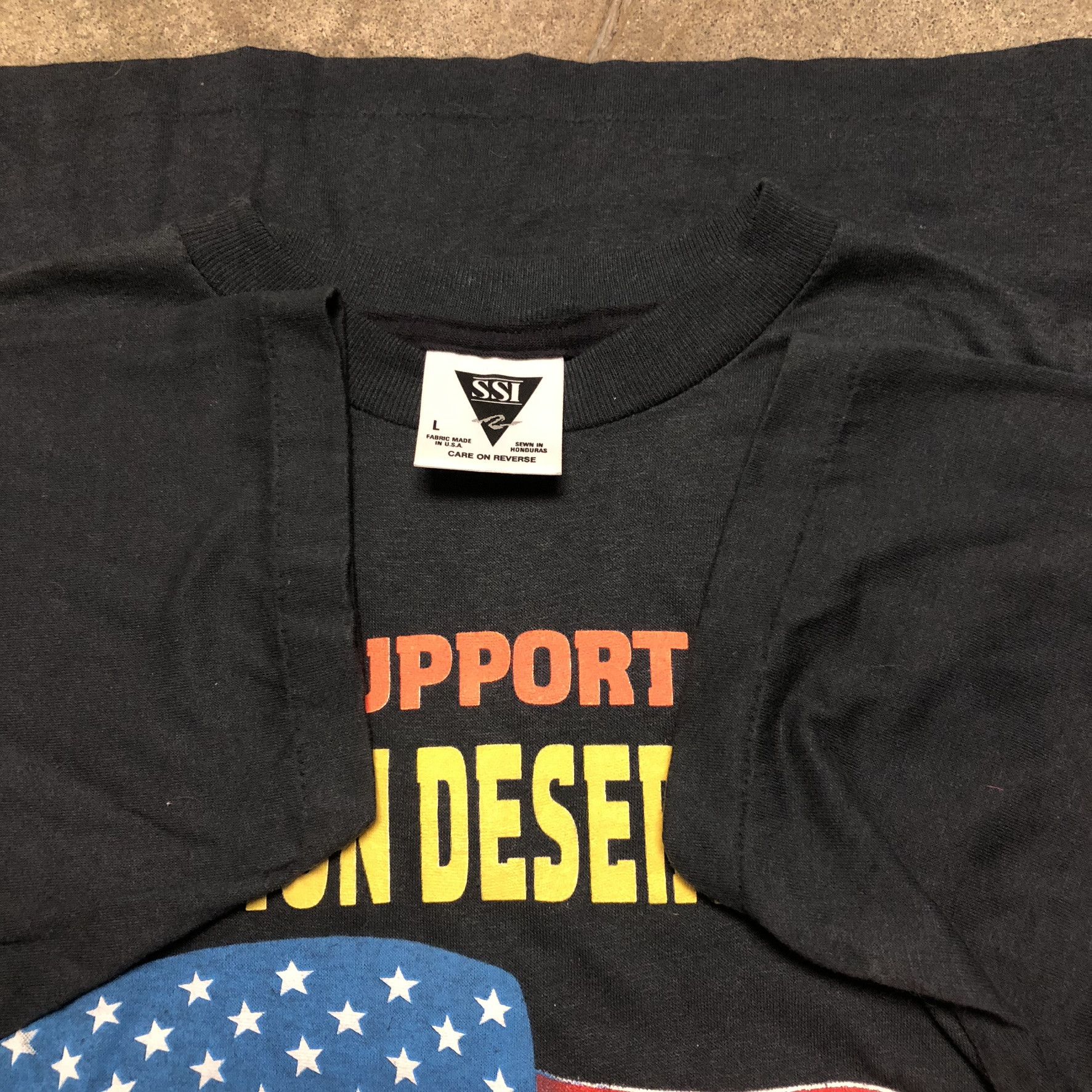 Vintage Vintage 1991 Operation Desert Storm US Military T-Shirt Size US L / EU 52-54 / 3 - 10 Thumbnail
