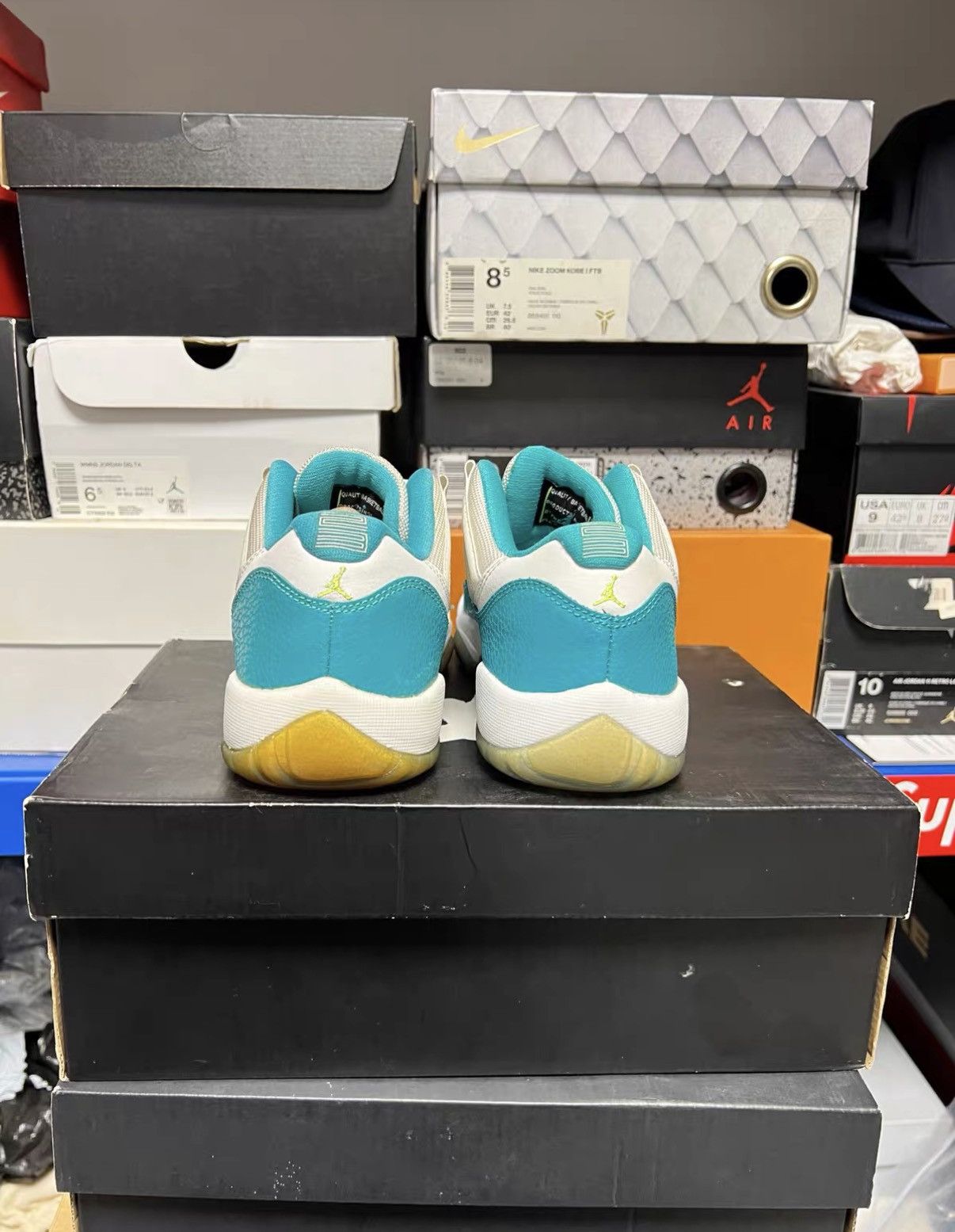 Jordan Brand Air Jordan 11 Low Aqua J42 Size US 7 / IT 37 - 3 Thumbnail