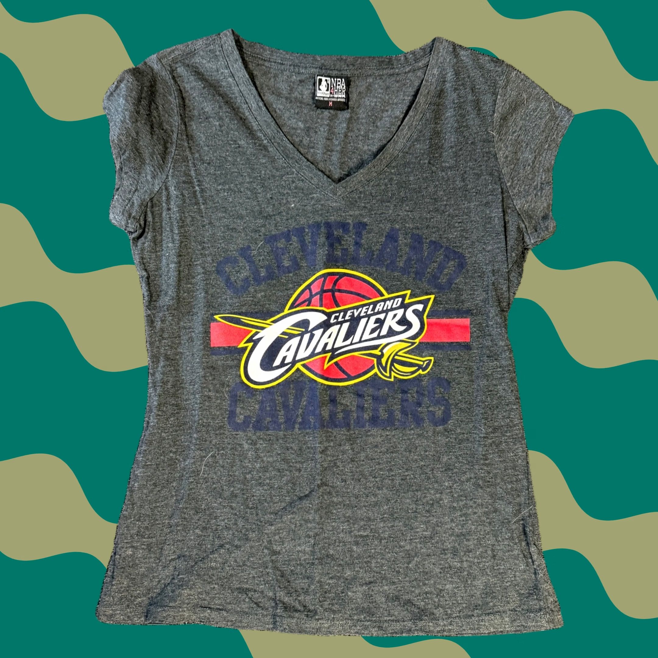 NBA VINTAGE NBA Cleveland Cavaliers Basketball Gray Graphic Tee Womens Medium Y2k Size M / US 6-8 / IT 42-44 - 1 Thumbnail
