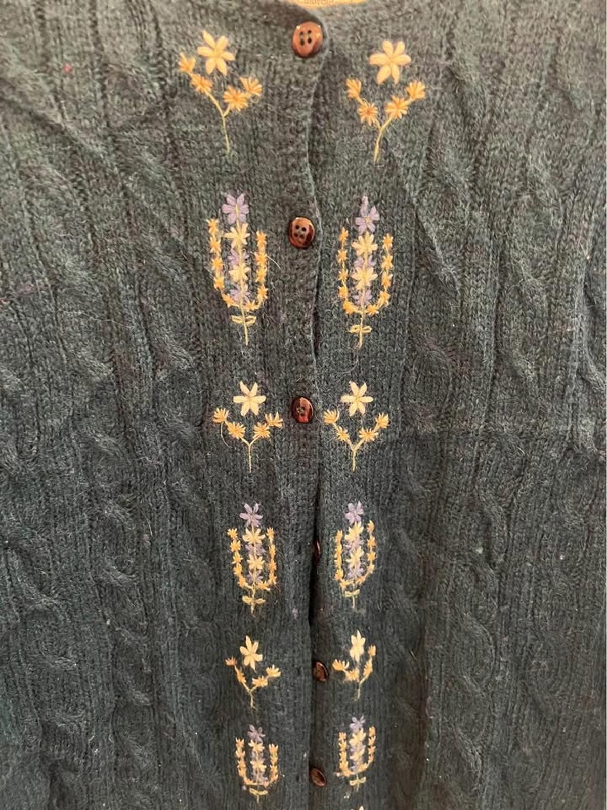 Designer Vintage Susan Bristol Wool Cardigan Sweater - Hong Kong - M Size M / US 6-8 / IT 42-44 - 4 Thumbnail