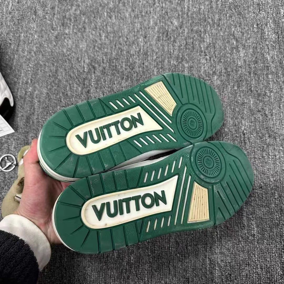 Louis Vuitton LV Green Original Trainer 41.5 95 New w/ Gucci insole Size US 8.5 / EU 41-42 - 6 Thumbnail