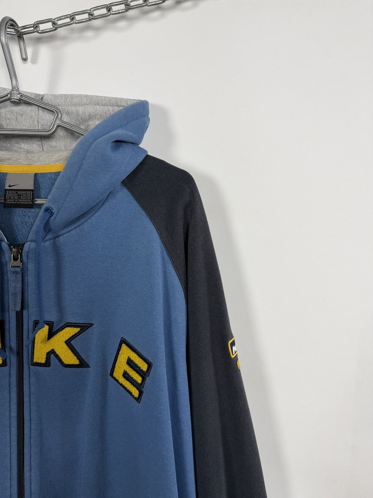 Nike Vintage Nike Full Zip Hoodie Big Embroidered Logo Rare XL Size US XL / EU 56 / 4 - 2 Thumbnail