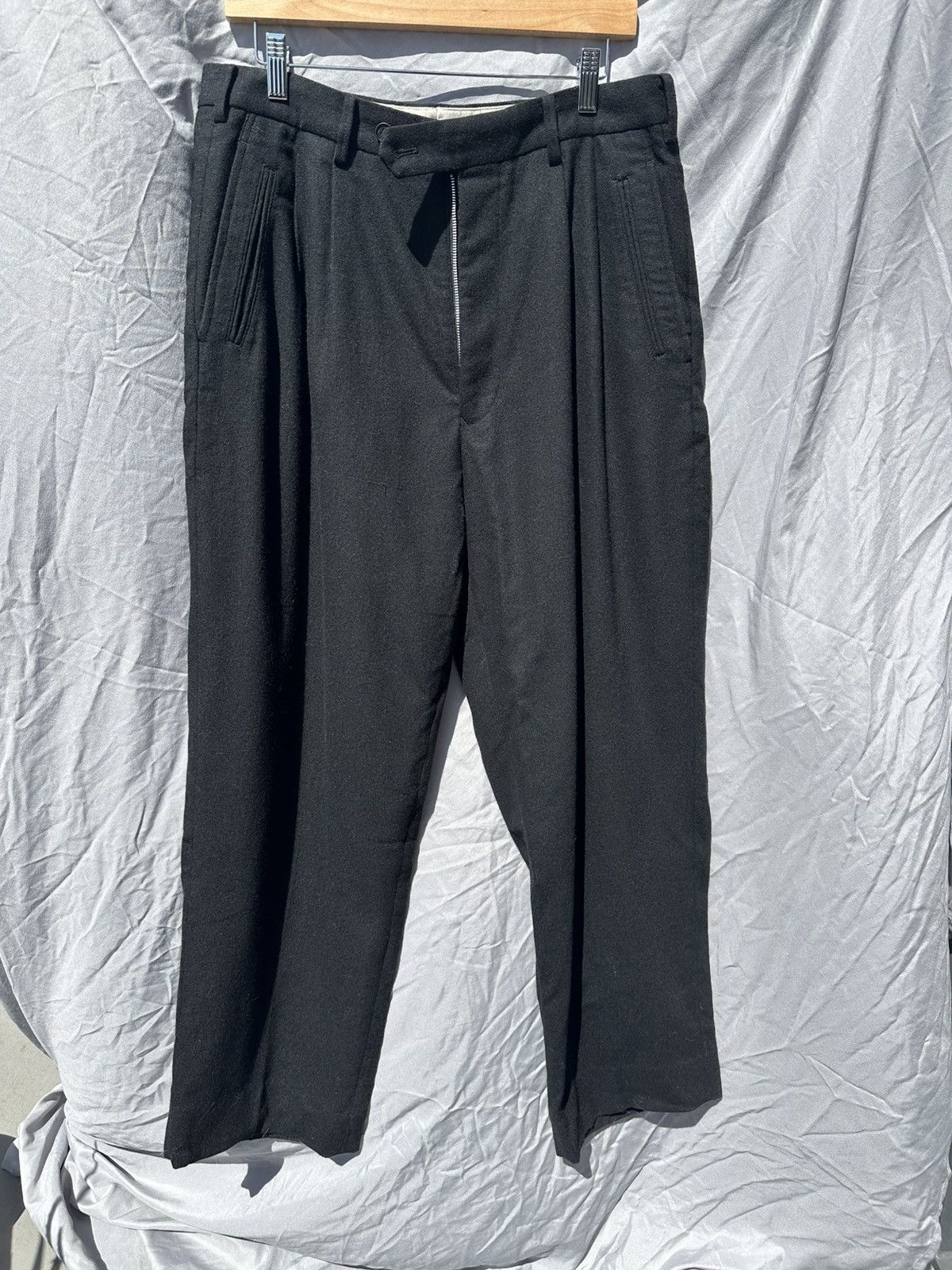 Comme des Garcons Homme Comme des Garcons Homme Wool Double-Pleat trousers M 32-33 Size US 32 / EU 48 - 1 Thumbnail