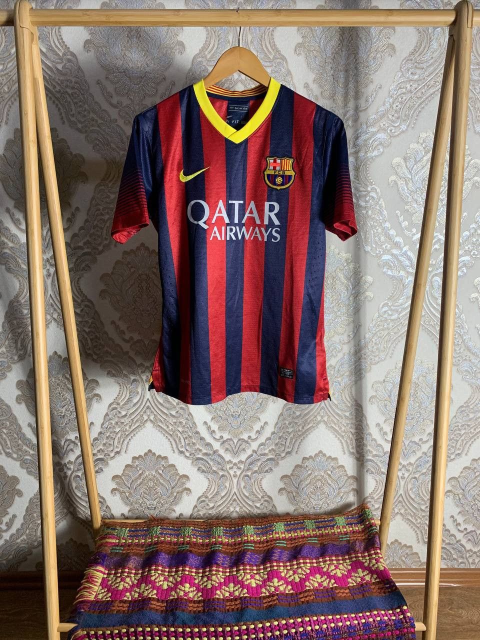 Nike Vintage Nike FC Barcelona Spain Soccer Jersey Neymar Size US S / EU 44-46 / 1 - 2 Thumbnail
