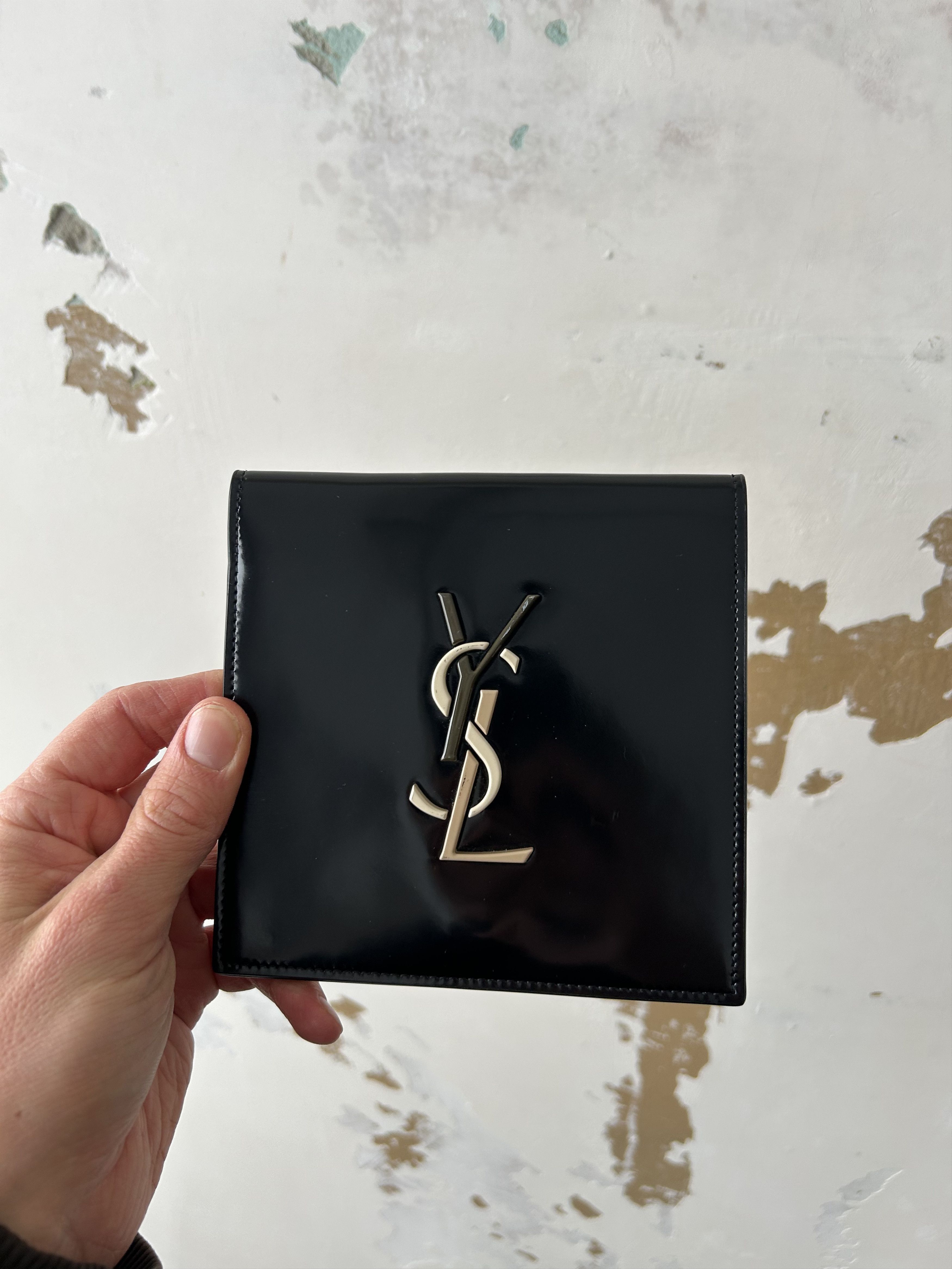 Yves Saint Laurent Yves Saint Laurent patent leather wallet YSL Size ONE SIZE - 1 Thumbnail