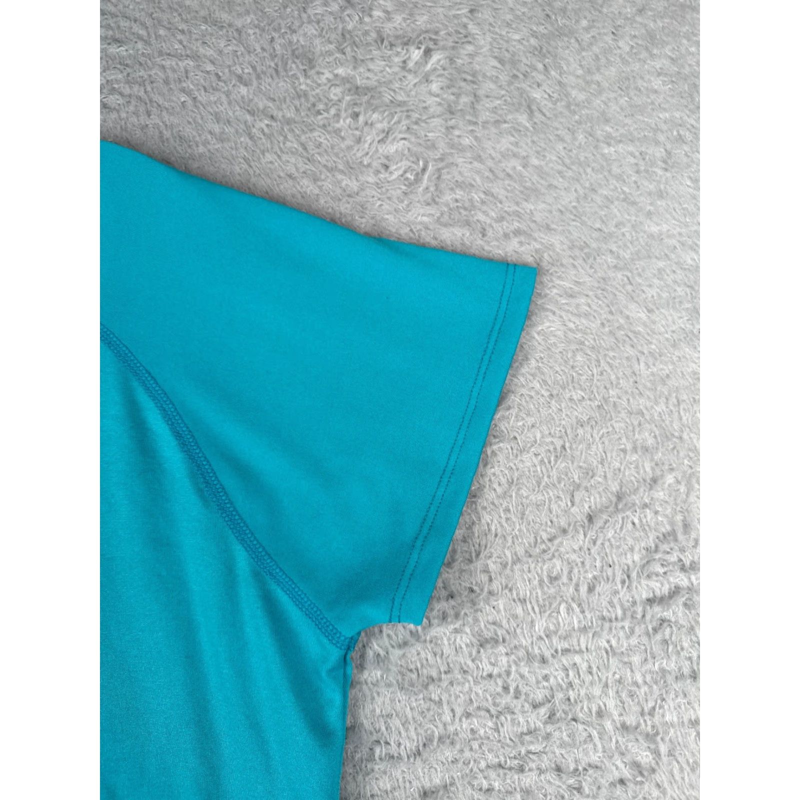 The North Face The North Face T-Shirt Womens Large Blue Short Sleeve V-Neck 100% Polyester READ Size L / US 10 / IT 46 - 2 Thumbnail
