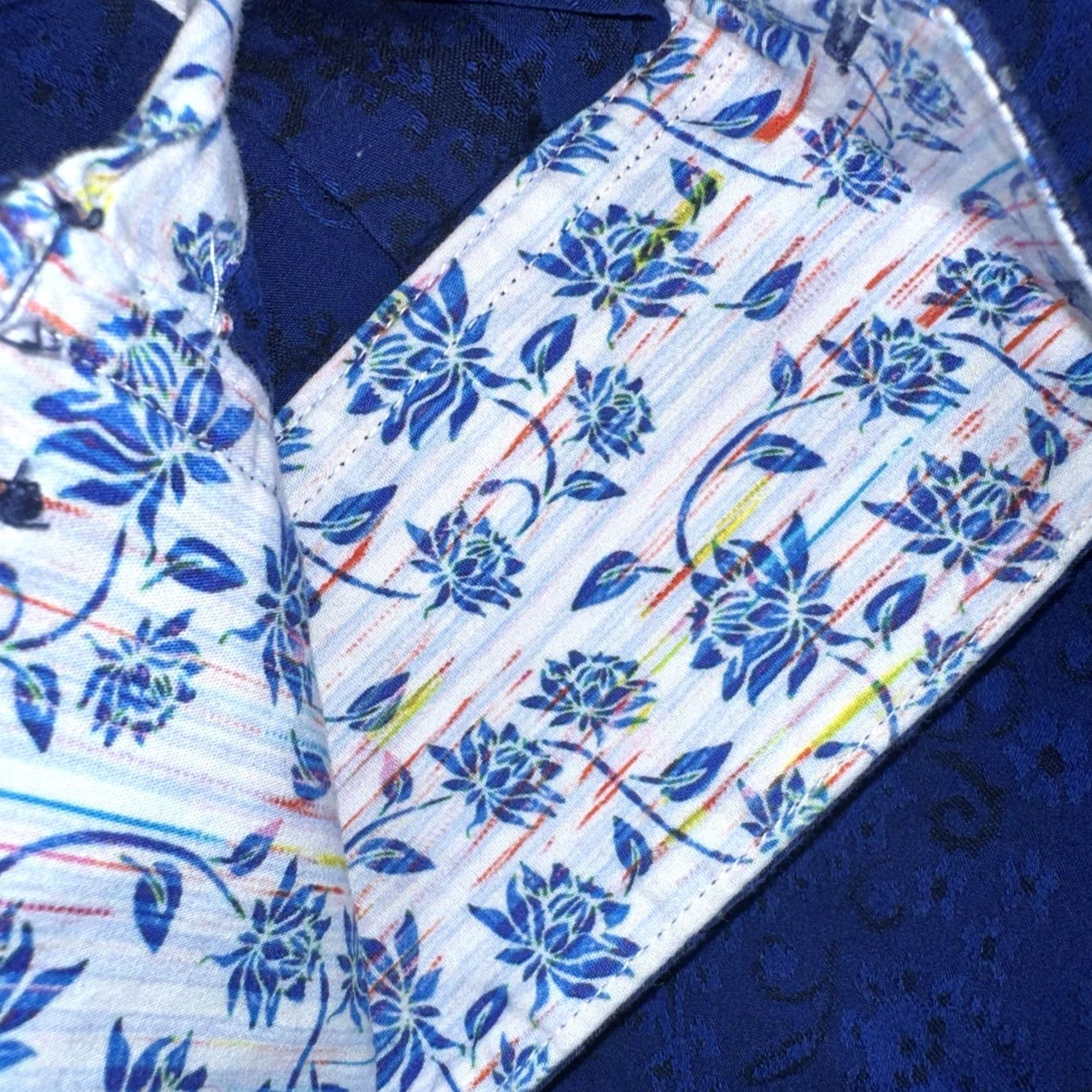 Robert Graham Robert Graham Shirt Men Small Button-Front Blue Geometric Paisley Flip Cuff Casual Short Sleeve? Size US S / EU 44-46 / 1 - 4 Thumbnail
