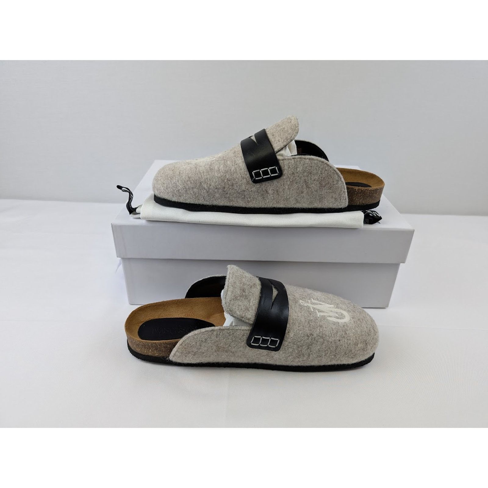 JW Anderson o1rshd1 Embroider Loafer in Natural Size US 9 / EU 42 - 19 Thumbnail