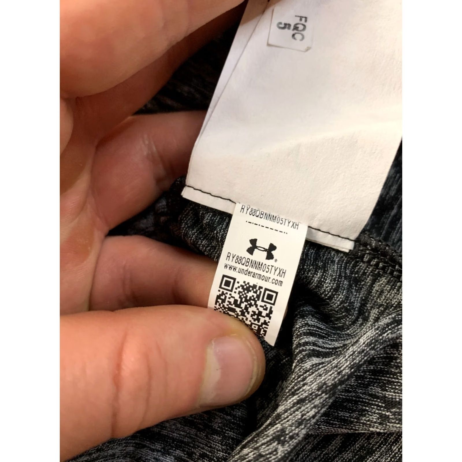 Under Armour UNDER ARMOUR HEATGEAR Vest Shirt 2023 Women M Gray and Black Sleeveless Tank Jersey Basic Style Size M / US 6-8 / IT 42-44 - 7 Thumbnail