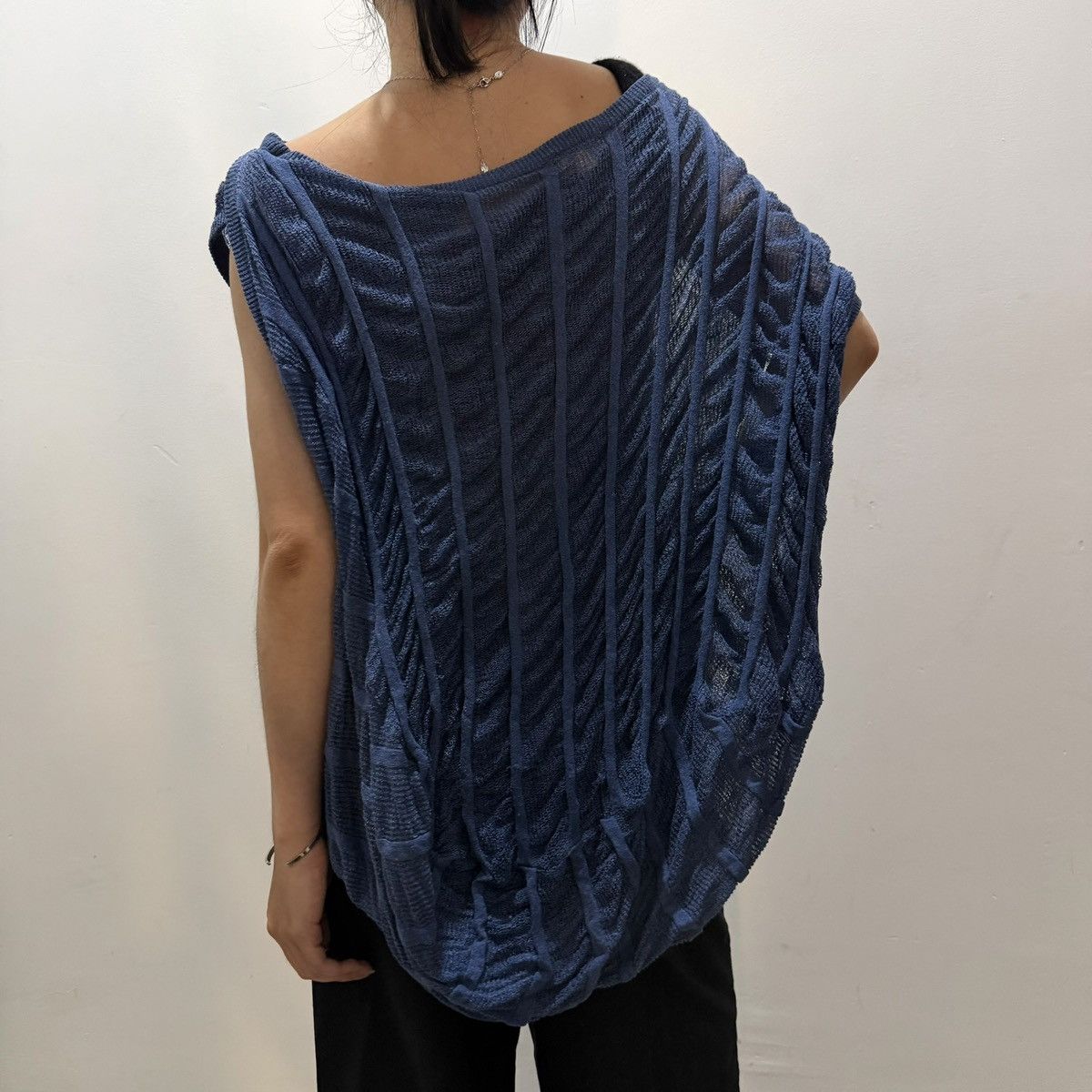 DKNY 2000s DKNY Asymmetrical Oversized Drape Knit Top Size US XS / EU 42 / 0 - 2 Thumbnail