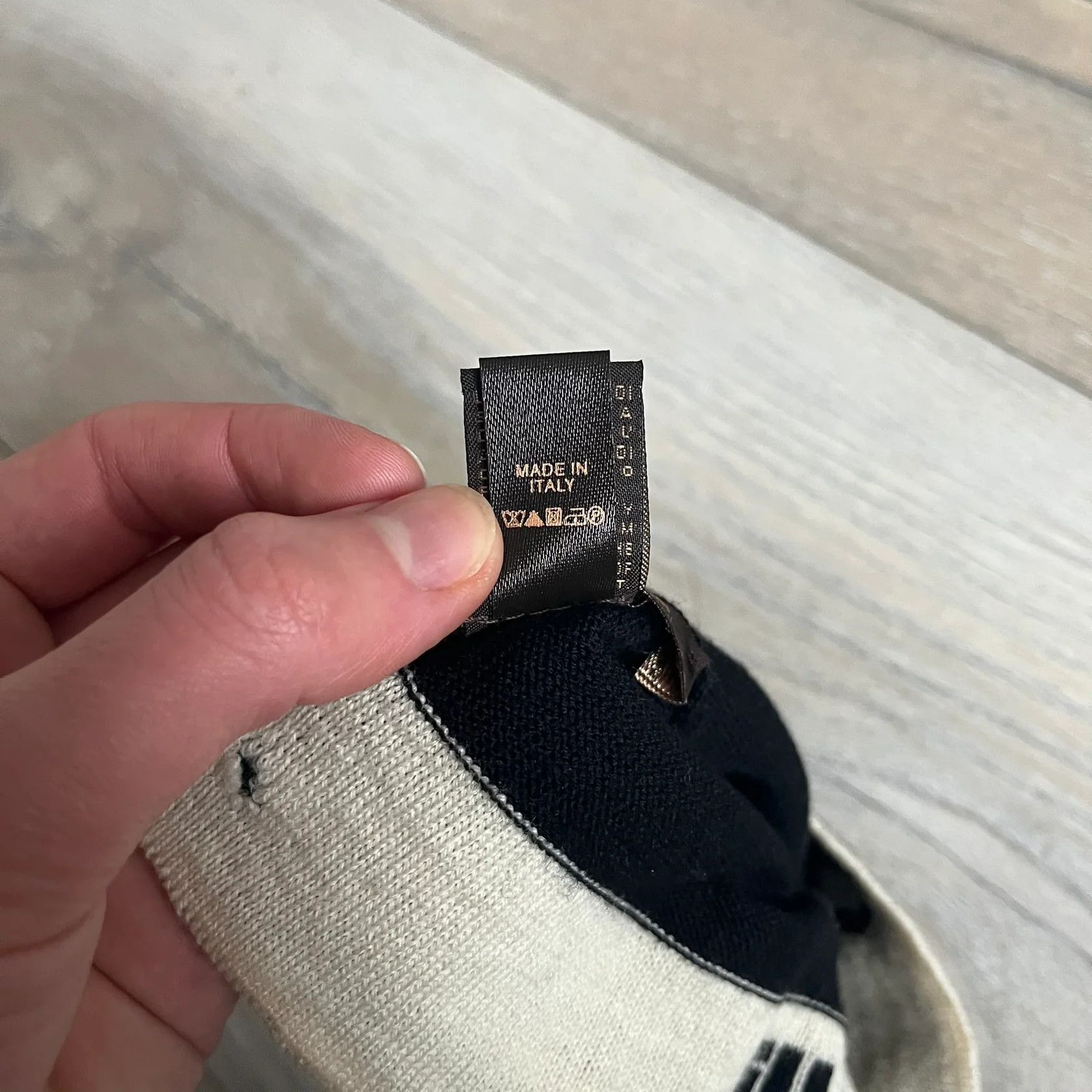 Roberto Cavalli Roberto Cavalli Gold Logo Beanie Size ONE SIZE - 7 Thumbnail