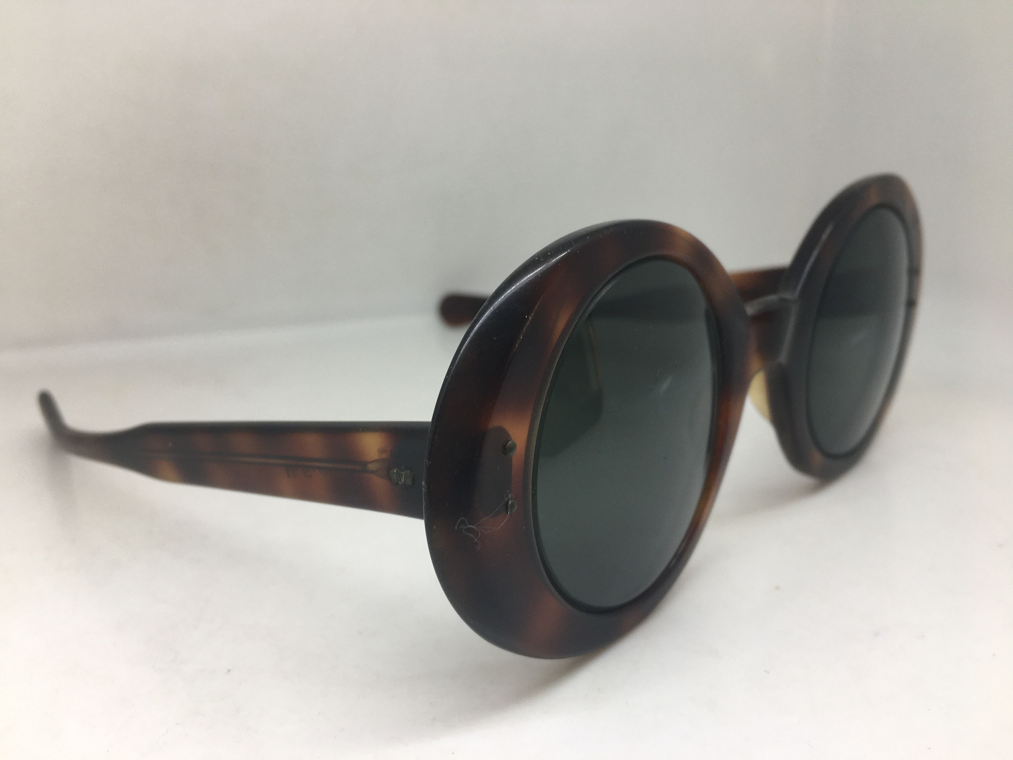 Vintage Vintage JACKIE ONASSIS TORTOISE OLD SCHOOL SUNGLASSES USA Size ONE SIZE - 2 Thumbnail