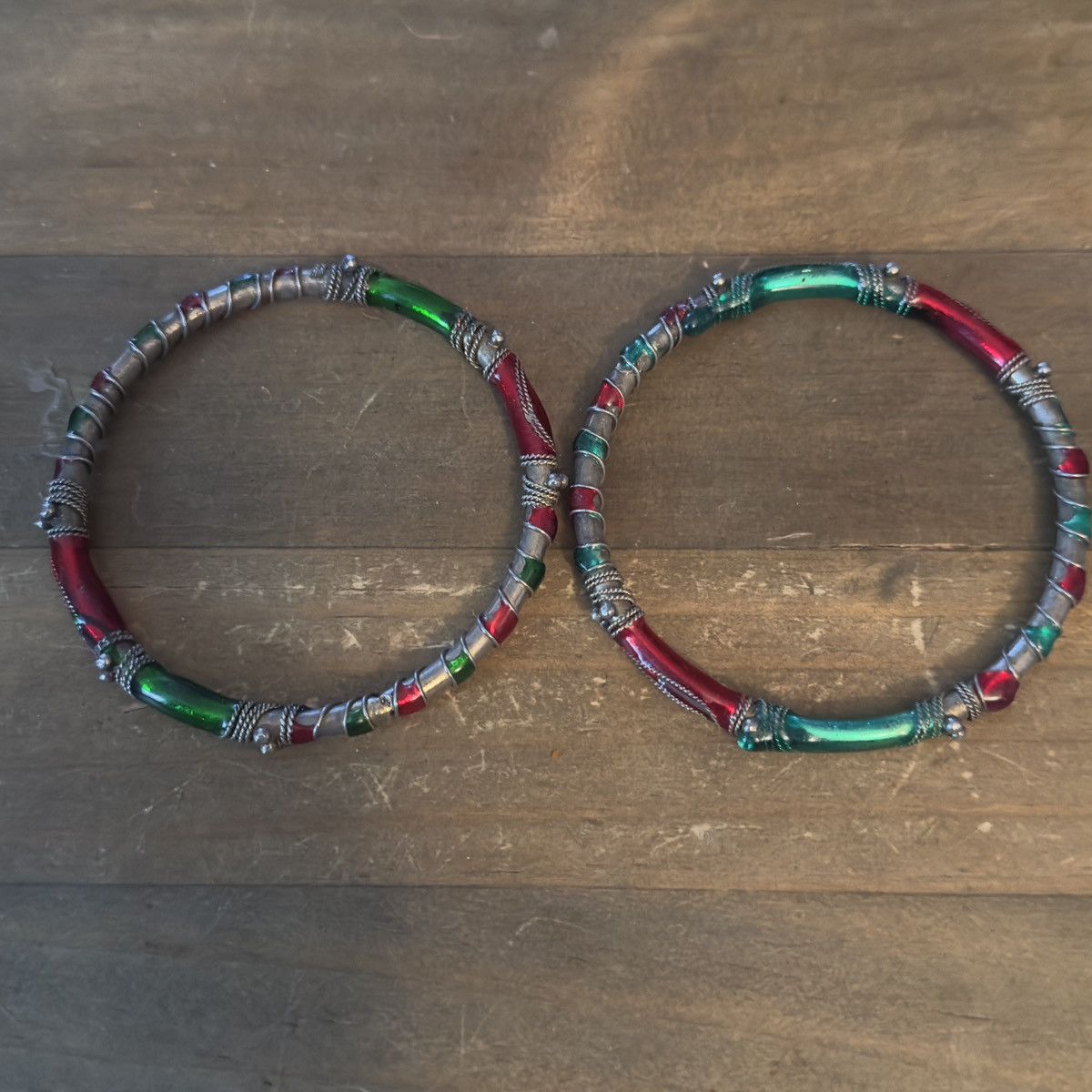 Vintage Vintage fancy gold and green enamel bangle bracelets Size ONE SIZE - 4 Thumbnail