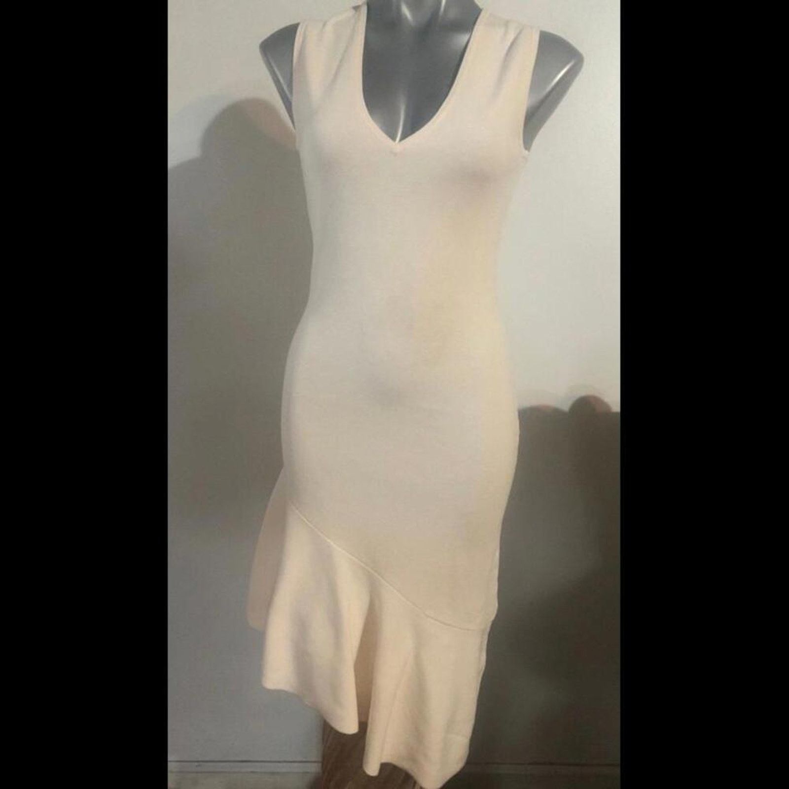 525 America Cream Dress525 america asymmetrical ruffle bottom Size S / US 4 / IT 40 - 6 Thumbnail