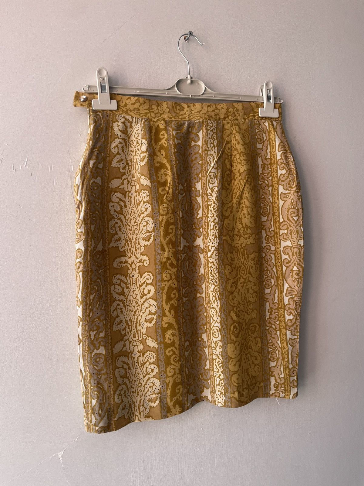 Vintage Italian silk skirt Size 26" / US 2 / IT 38 - 9 Thumbnail