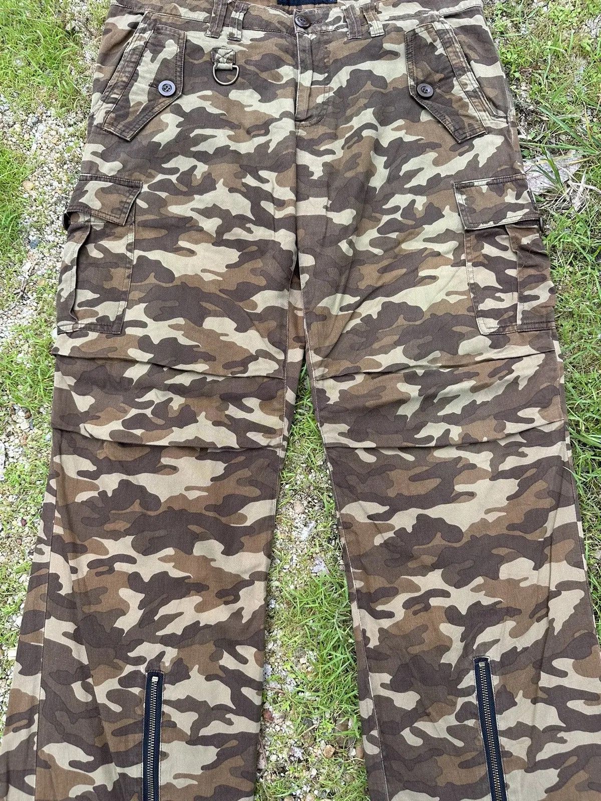 Japanese Brand MALA VITA JAPAN CAMOUFLAGE UTILITY CARGO TACTICAL PANTS Size US 34 / EU 50 - 2 Thumbnail