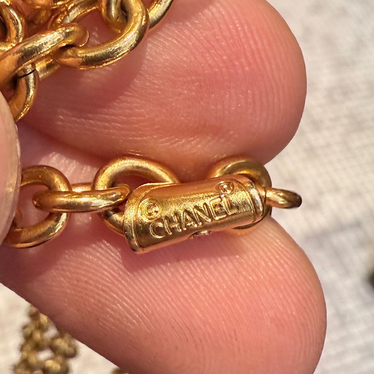 Chanel Chanel Vintage Gold Plated Bag Charm 3 Chains Necklace Belt Size ONE SIZE - 15 Thumbnail
