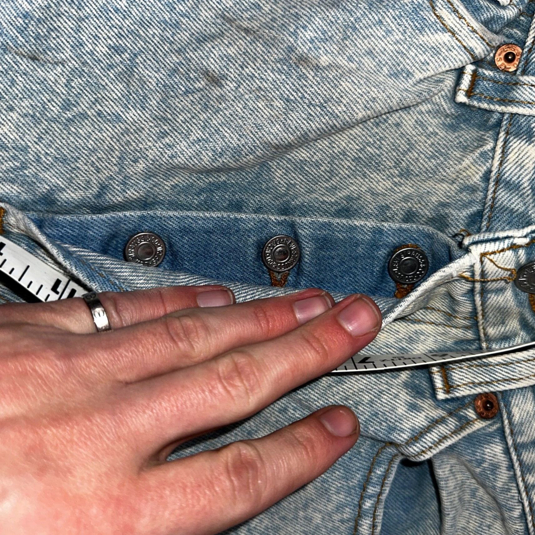 Levi's VINTAGE Levi's 501 Jeans - USA 90s Straight Mid Rise Blue Light Wash 30x34 Mens Regular 34 Inseam 501 Series Size US 30 / EU 46 - 7 Thumbnail