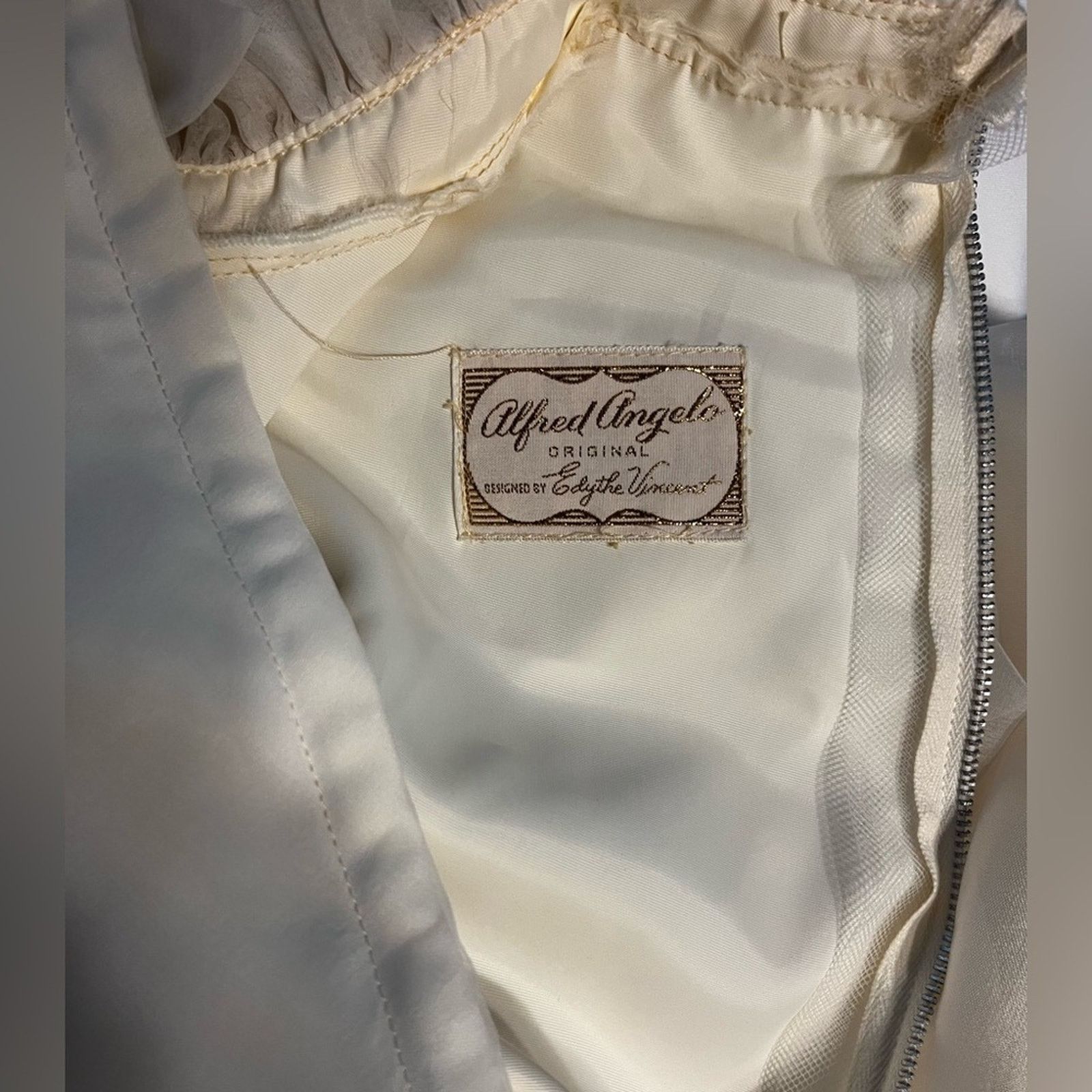 Other Vintage 1970s Alfred Angelo Velvet Organza Wedding Gown! Size S / US 4 / IT 40 - 9 Thumbnail