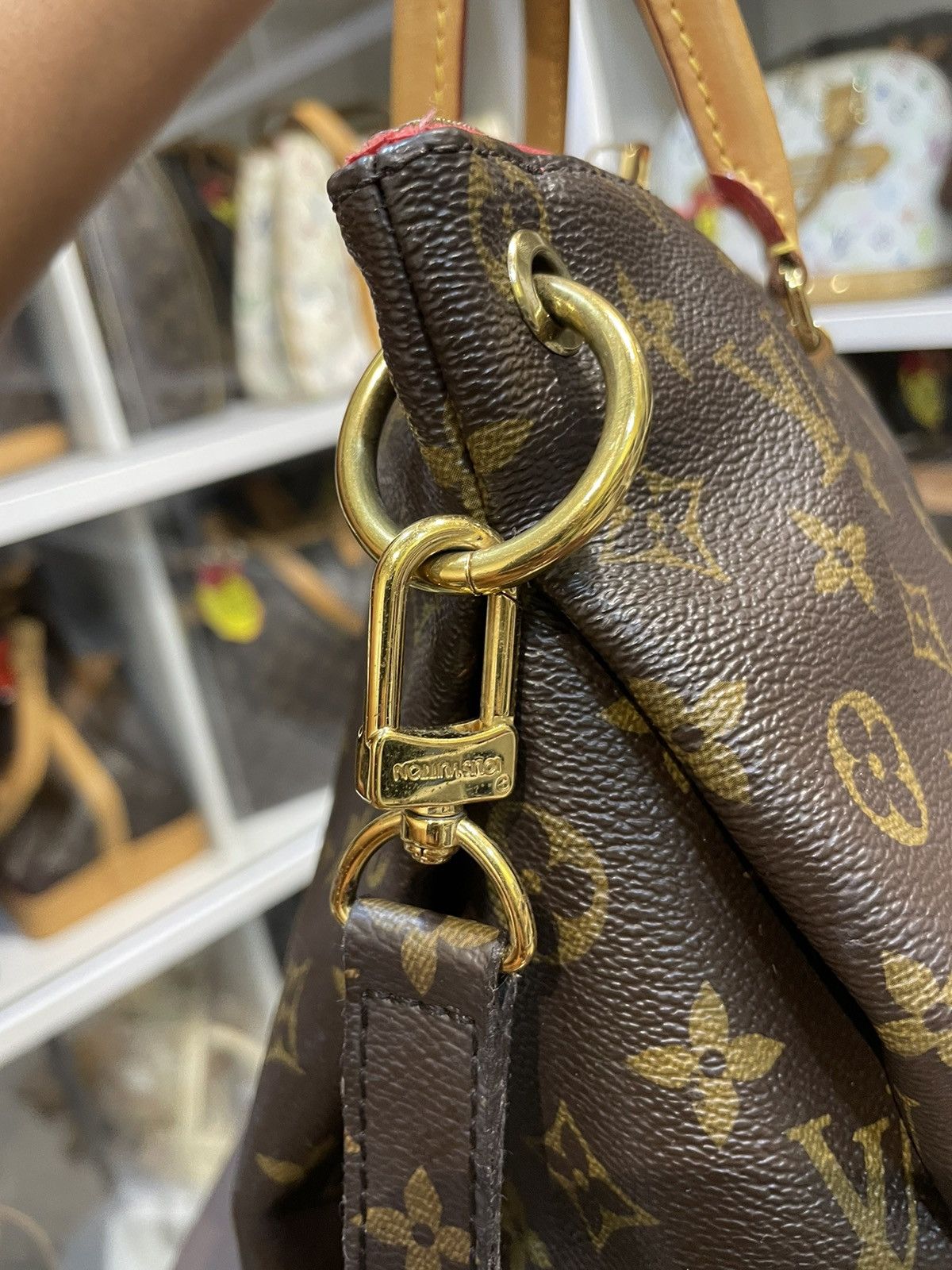 Louis Vuitton AUTHENTIC LOUIS VUITTON MONOGRAM PALLAS MM HANDBAG Size ONE SIZE - 15 Thumbnail
