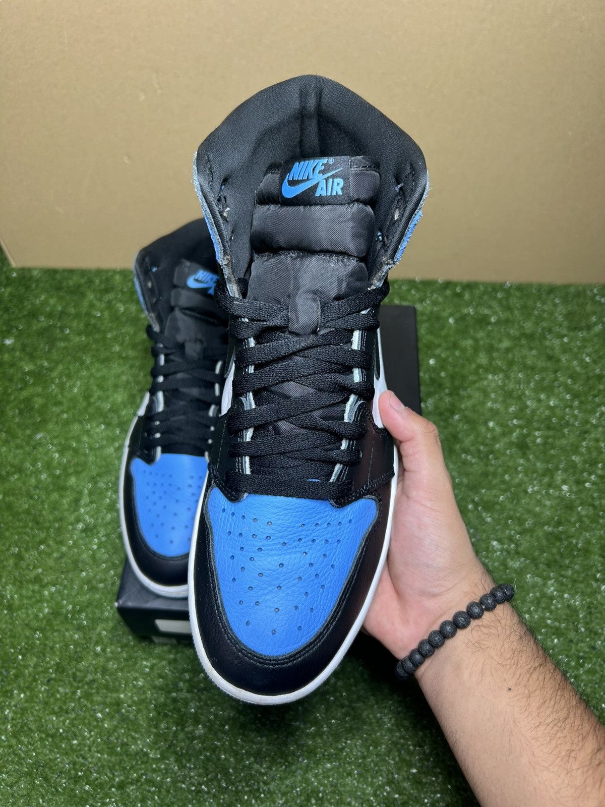 Jordan Brand Jordan 1 UNC toe Size US 10.5 / EU 43-44 - 5 Thumbnail