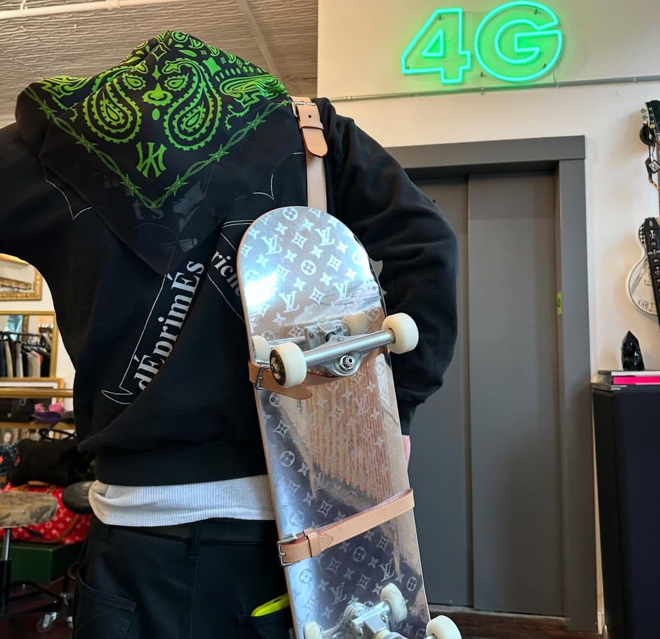 Louis Vuitton × Virgil Abloh LOUIS VUITTON LV VIRGIL SKATEBOARD BAG STRAP RUNWAY Size ONE SIZE - 1 Thumbnail