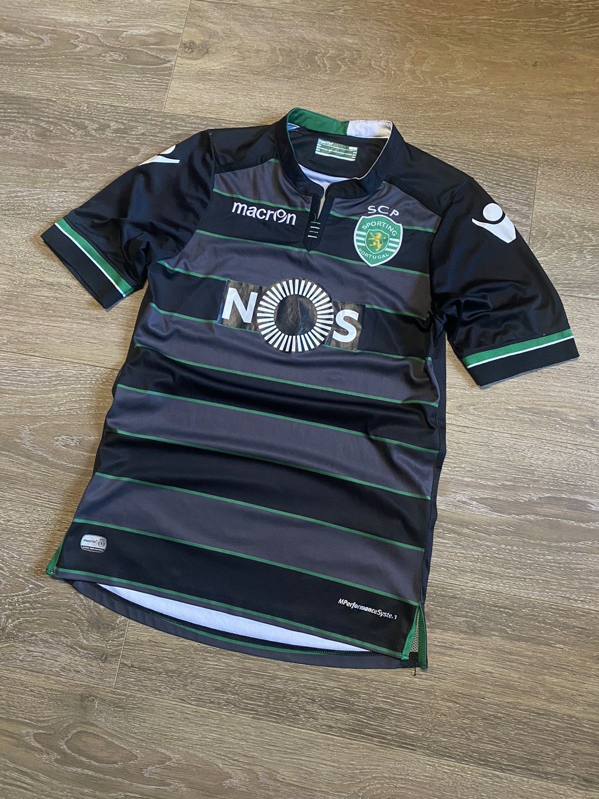 Macron Vintage SPORTING LISSABON 15/16 AWAY SHIRT FOOTBALL SOCCER Size US S / EU 44-46 / 1 - 3 Thumbnail