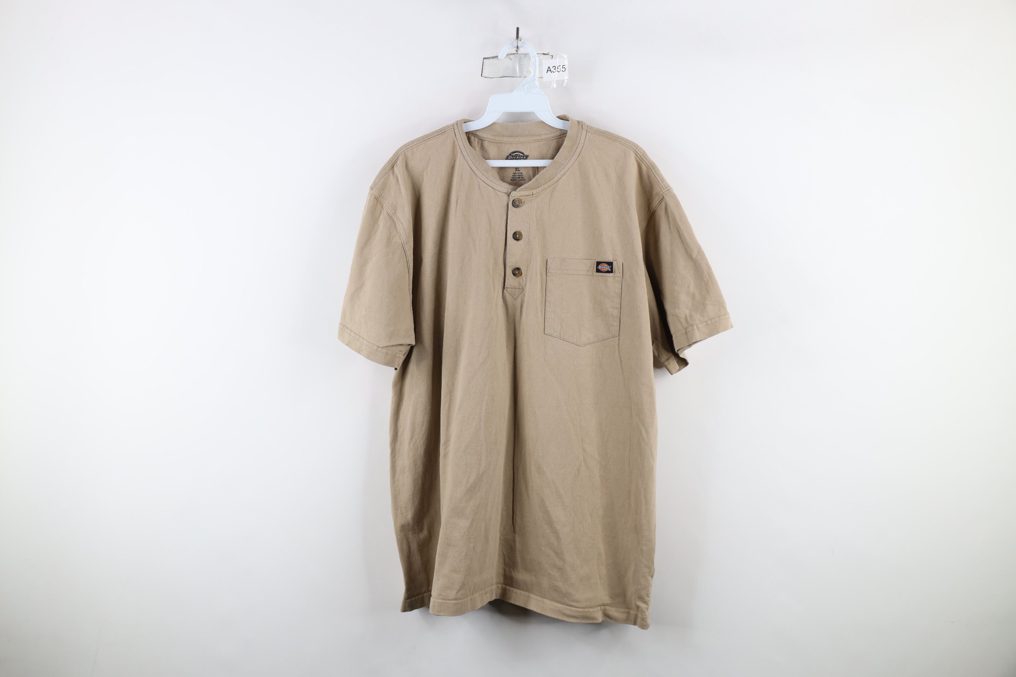 Dickies × Vintage Vintage Y2K Dickies Workwear Henley T-Shirt Beige Cotton Size US XL / EU 56 / 4 - 1 Thumbnail