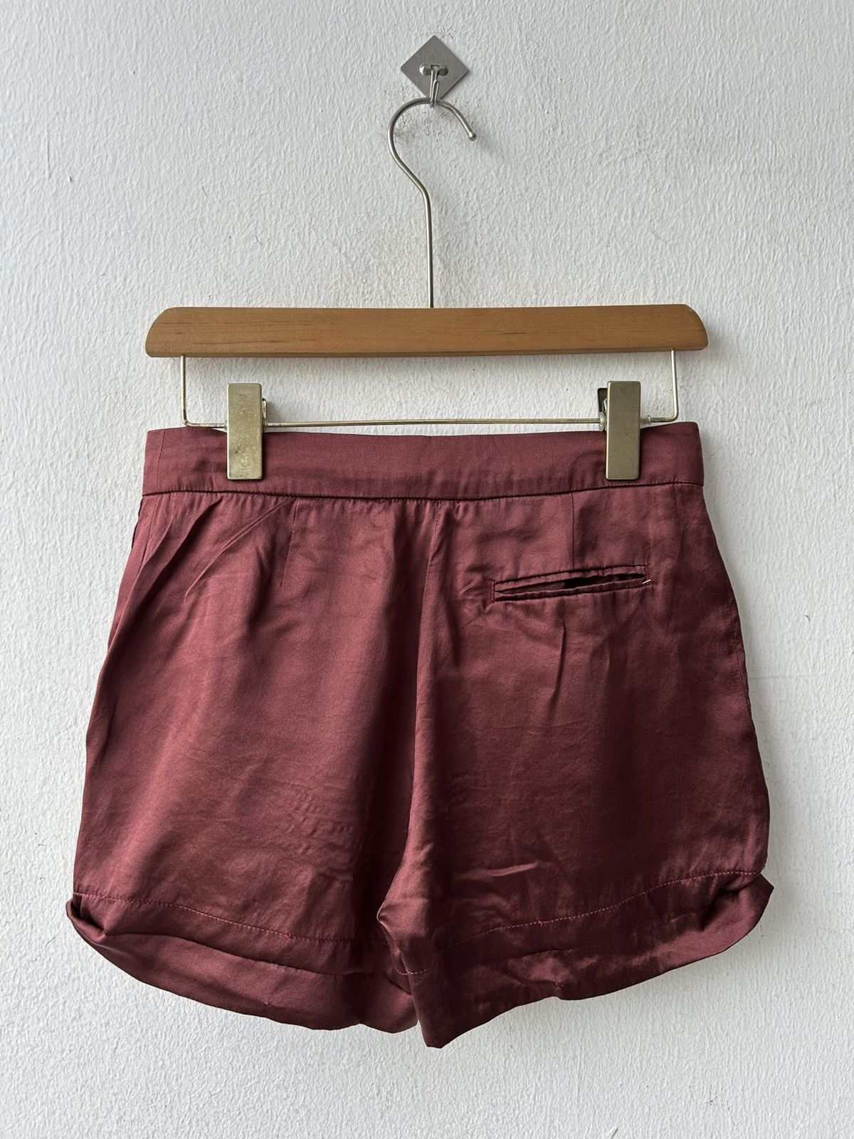 Alexander McQueen Alexander Mqueen Maroon Shorts Pants Size 27" / US 4 / IT 40 - 2 Thumbnail