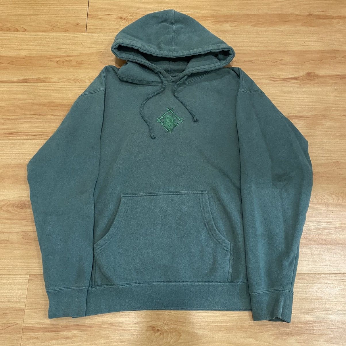Hollow Squad × Xavier Wulf / Hollow Squad Xavier Wulf Hollowsquad Green Wolf embroidered hoodie large Size US L / EU 52-54 / 3 - 1 Thumbnail