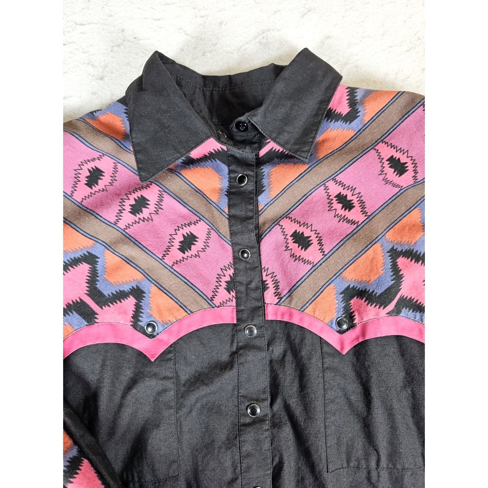 Vintage VINTAGE Trisha DeHall Shirt Western Cowboy Pearl Snap Black & Aztec L Size L / US 10 / IT 46 - 7 Thumbnail