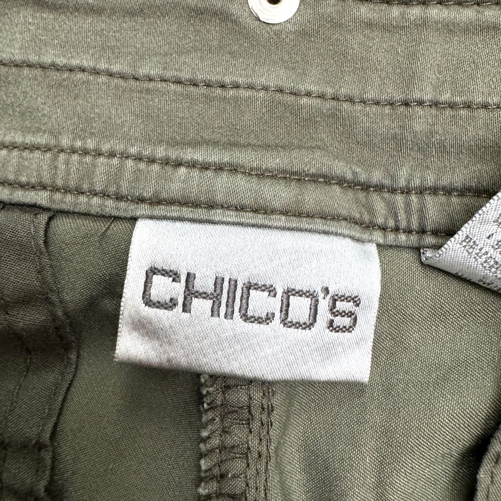 Vintage Chico's Pants Womens 2 US 12 Utility Cargo Cropped Olive Green Straight Casual Size 34" / US 12 / IT 48 - 7 Thumbnail