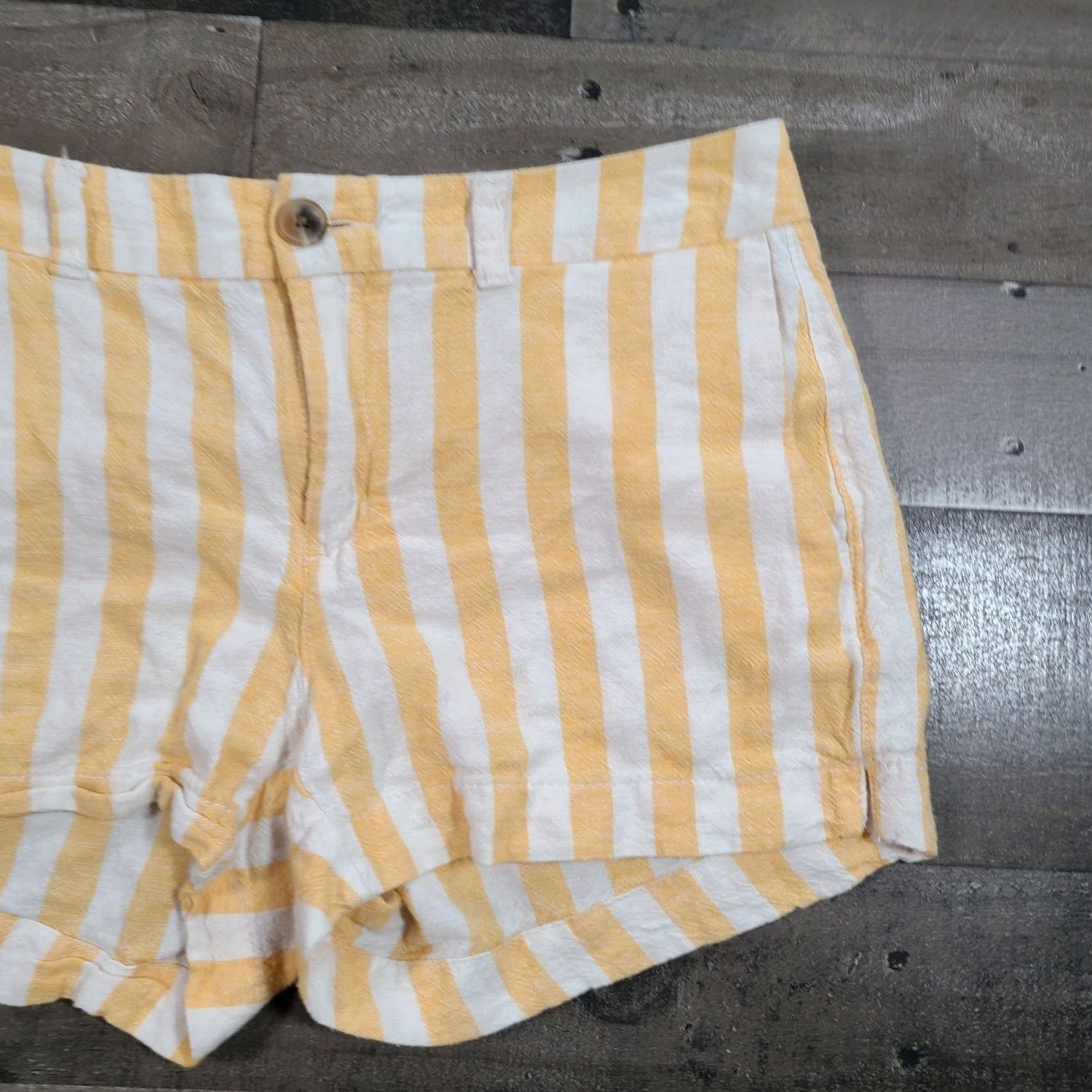 Old Navy Old Navy Womens Shorts Yellow Hot Pants Casual Linen Blend Striped Mid-Rise Size 0 Size 28" / US 6 / IT 42 - 6 Thumbnail