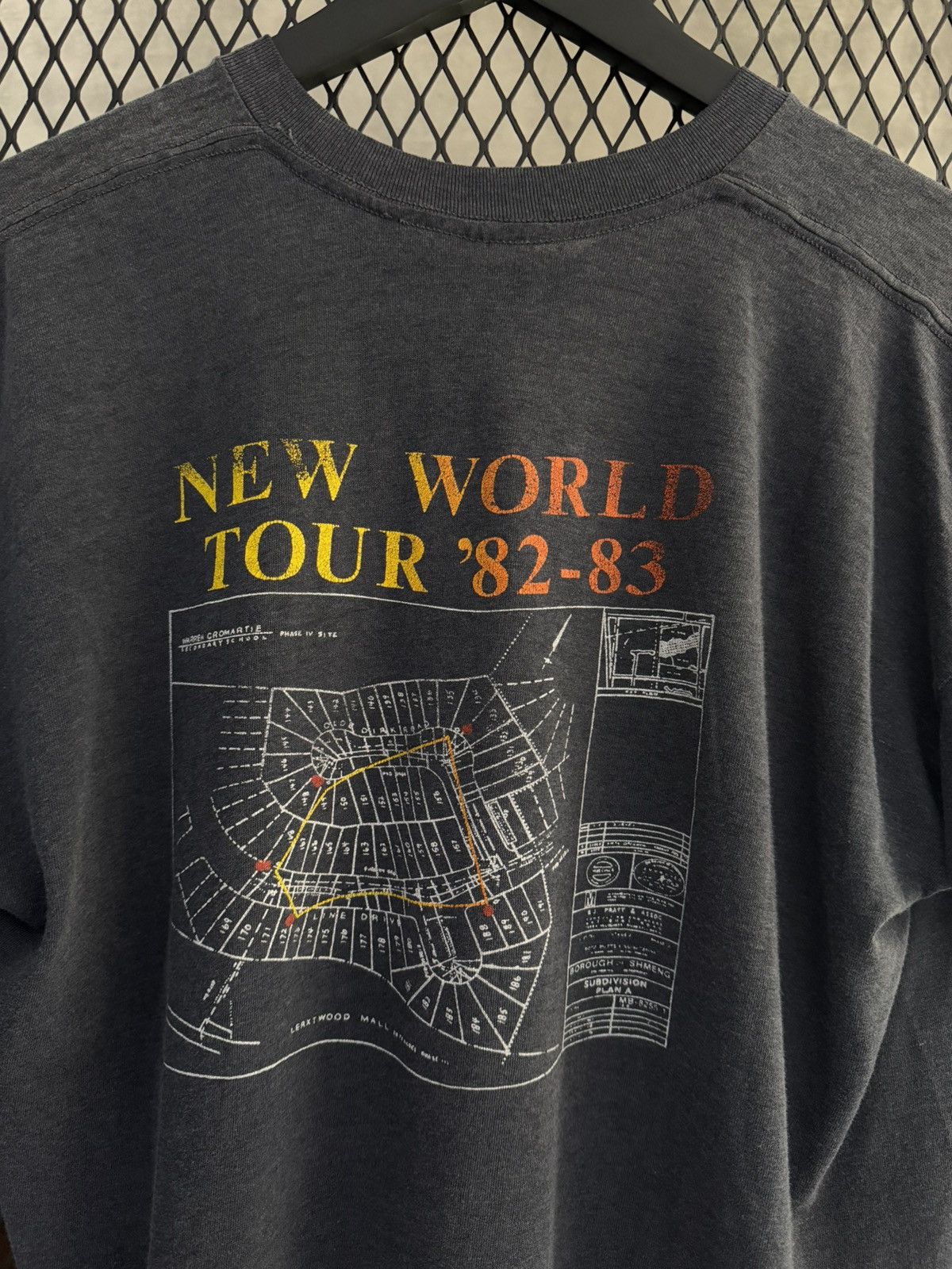 Band Tees Vintage 1982 Rush Signals Tour Size US L / EU 52-54 / 3 - 5 Thumbnail