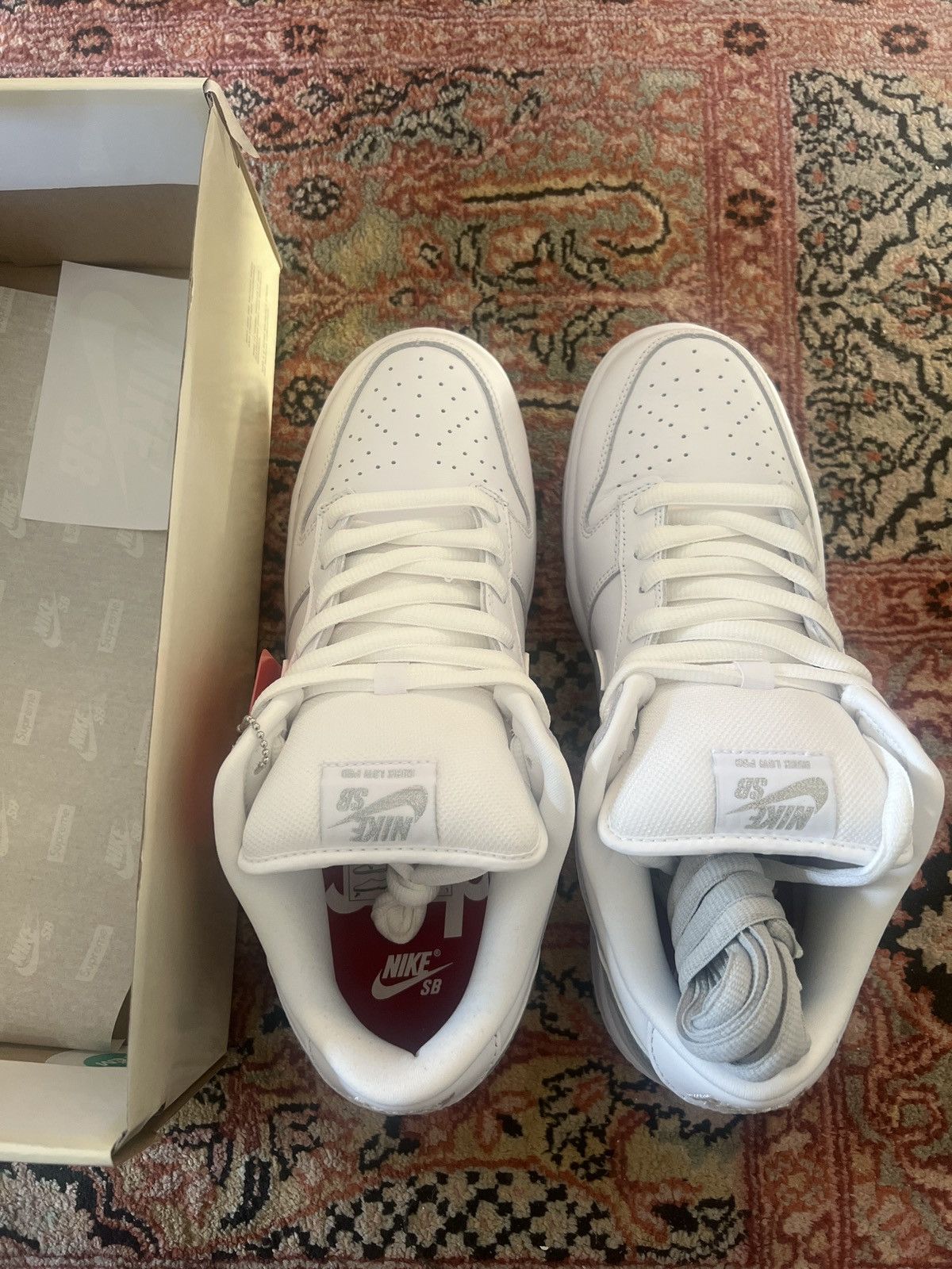 Nike × Supreme Supreme Nike SB dunk low Size US 11 / EU 44 - 4 Thumbnail