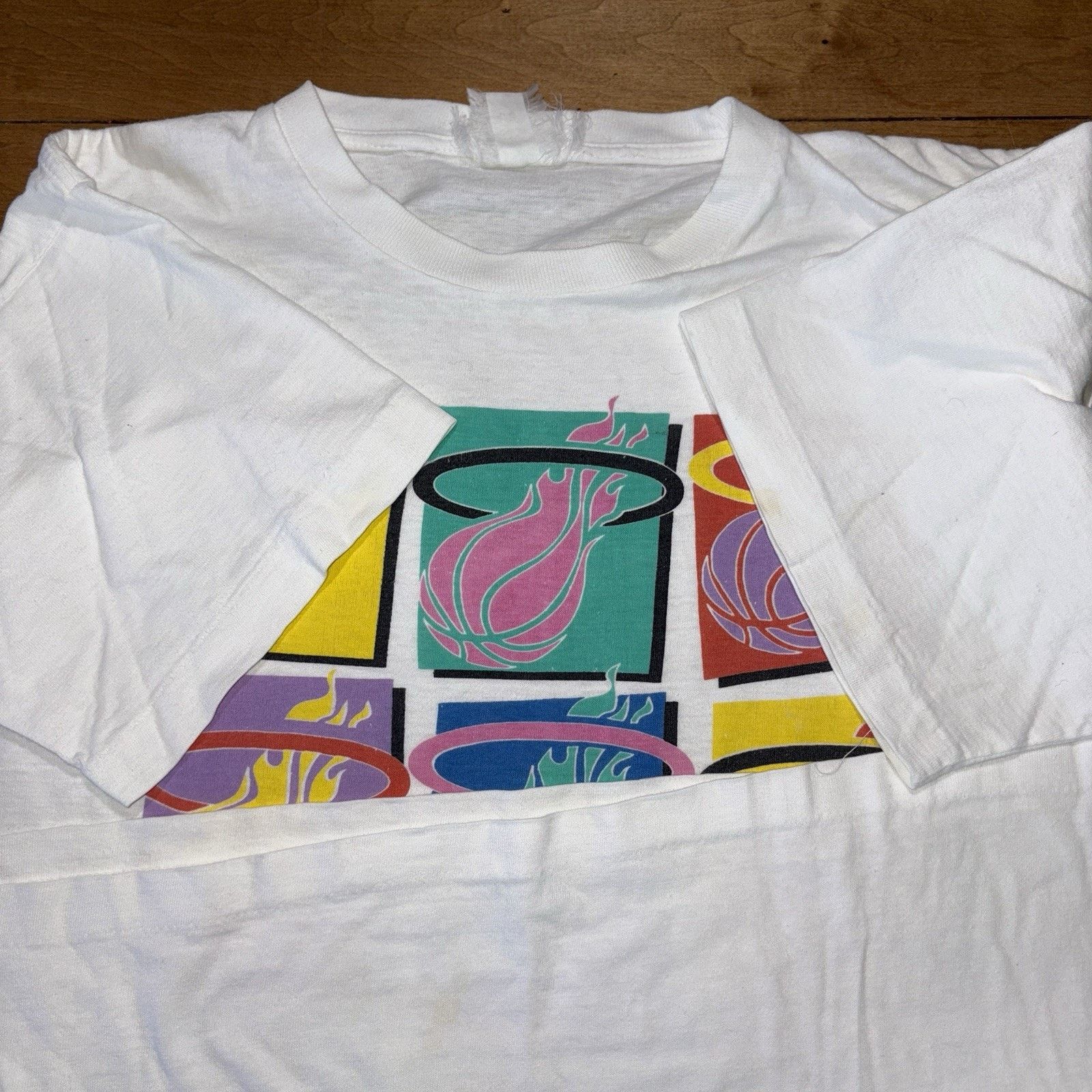 Vintage Vintage Miami Heat Graphic T-Shirt Pop Art Warhol 90s single Size US L / EU 52-54 / 3 - 3 Thumbnail