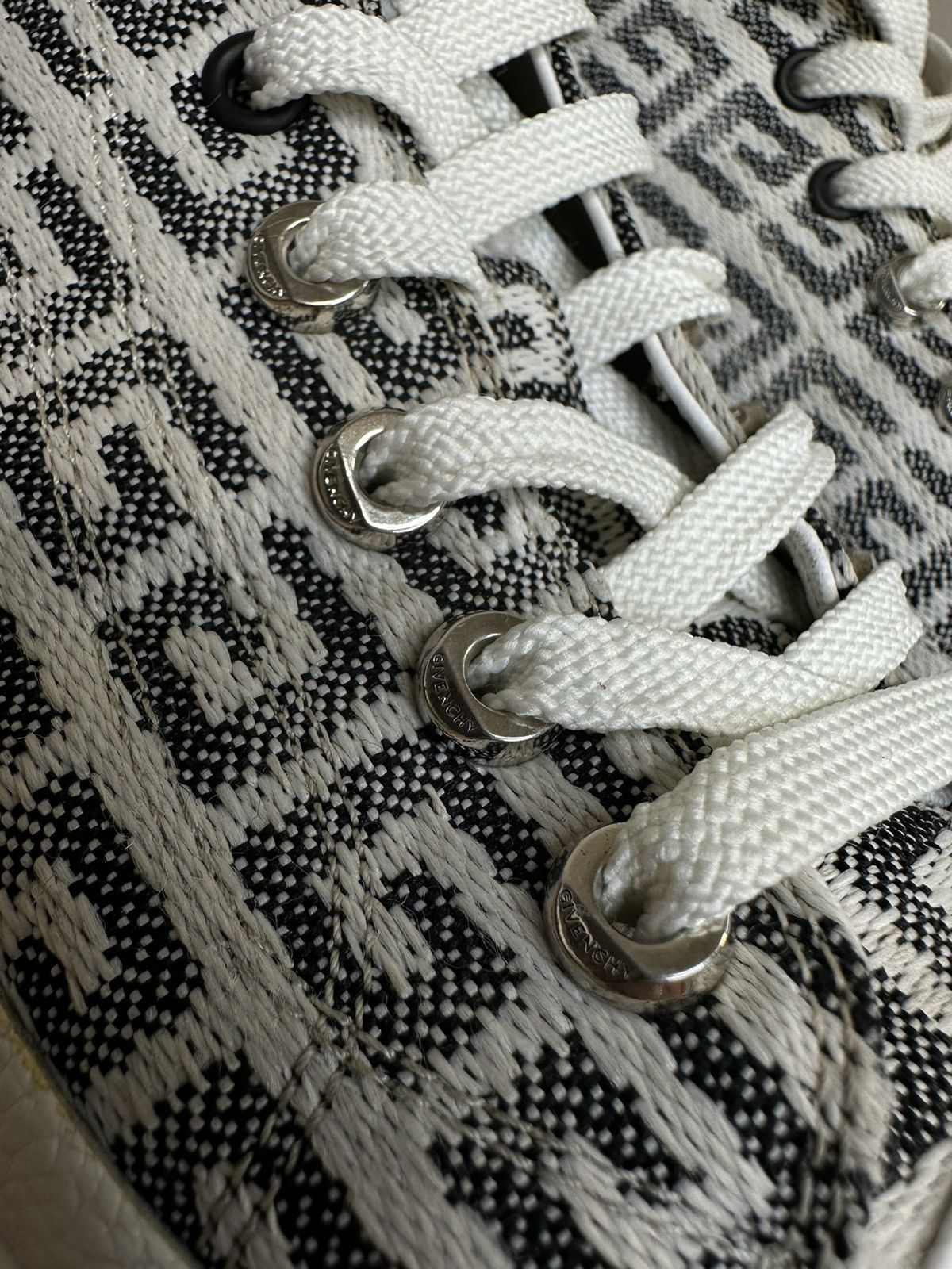 Givenchy Givenchy City Low Sneakers Size US 13 / EU 46 - 12 Thumbnail