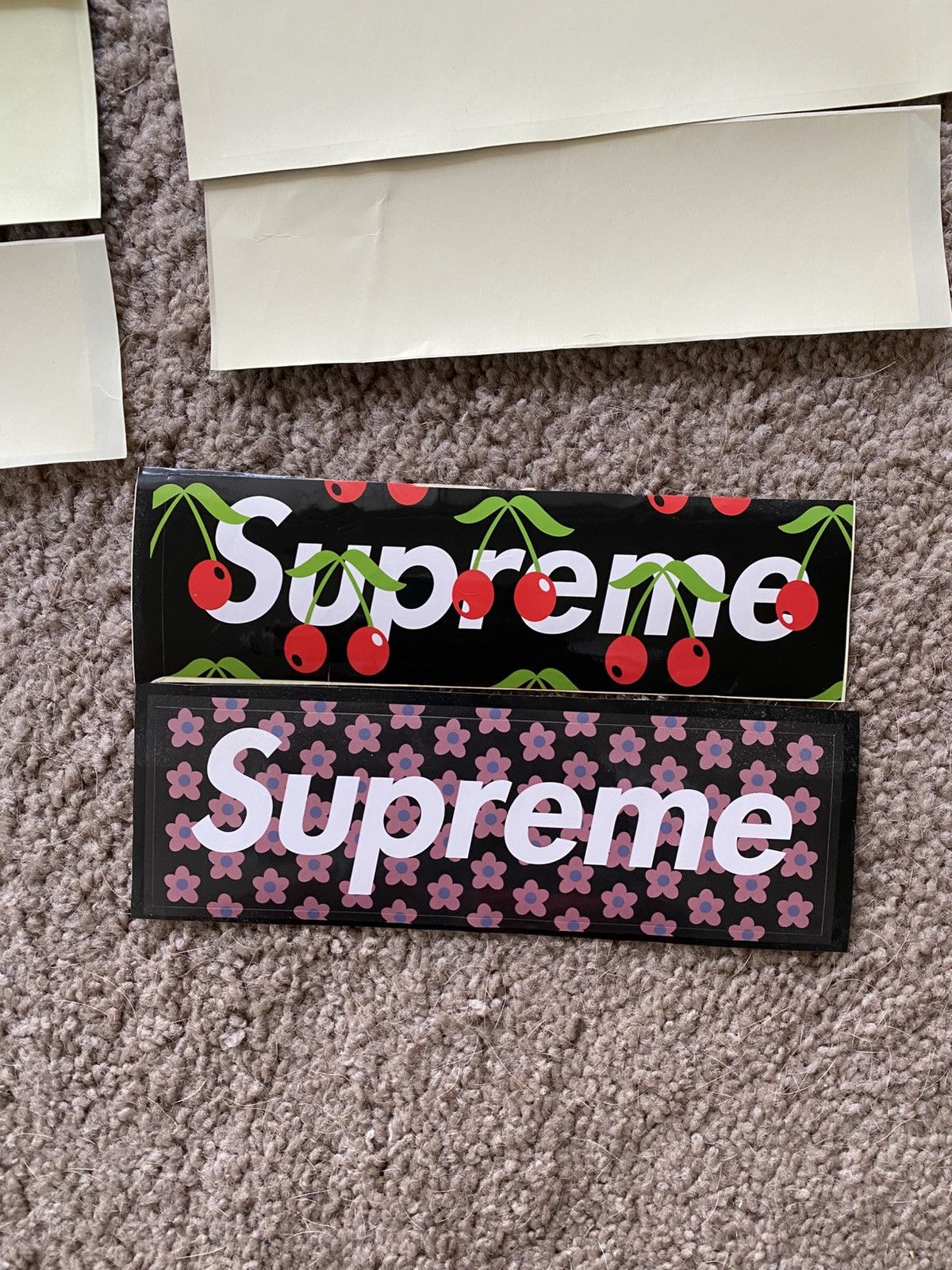 Supreme Supreme magazine sticker set of 12 eat me snake cherries Size ONE SIZE - 7 Thumbnail
