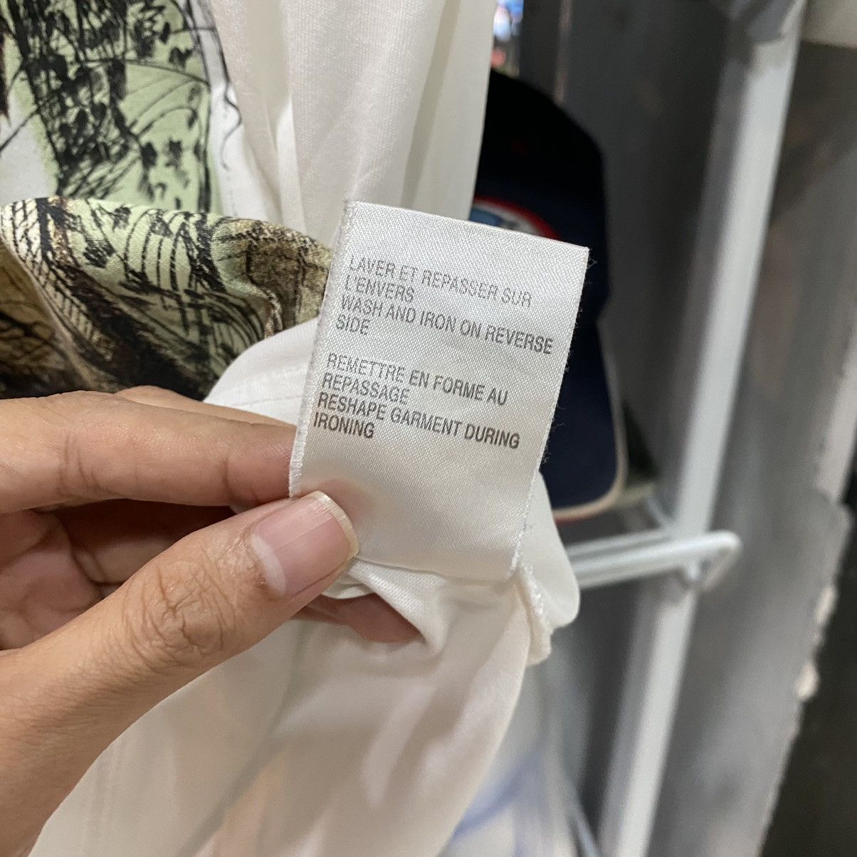 Designer × Givenchy Givenchy Paris Tee Size US S / EU 44-46 / 1 - 12 Thumbnail
