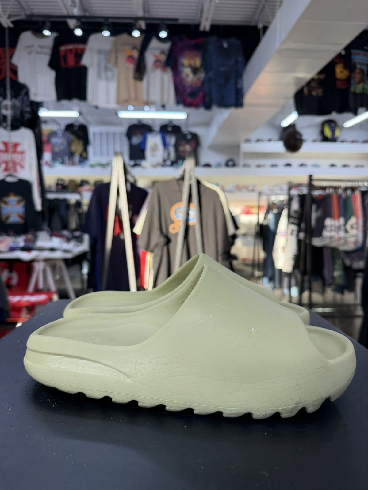 Yeezy Adidas Yeezy Slide Resin Size 9 Size US 9 / EU 42 - 6 Thumbnail