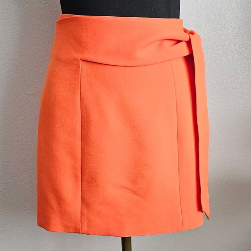 Alice + Olivia EUC Alice + Olivia Women's Orange Bow Tie Riva Mini Skirt 0 Size 25" / US 0 / IT 36 - 5 Thumbnail