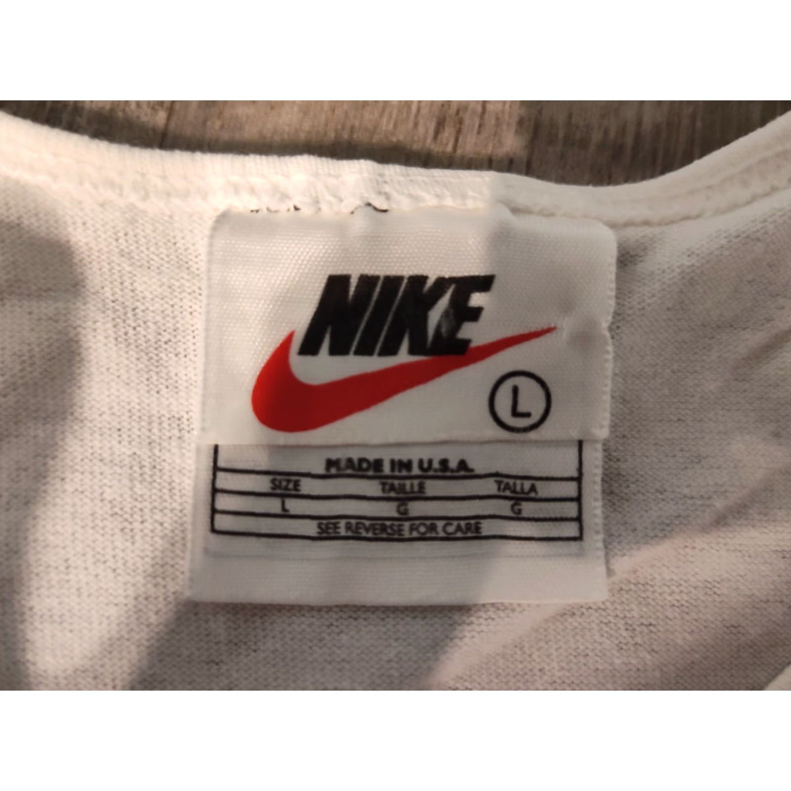Nike VINTAGE Nike T-Shirt Center Swoosh Tank Unisex Adults L White 90s USA Made Mens Womens Size L / US 10 / IT 46 - 7 Thumbnail